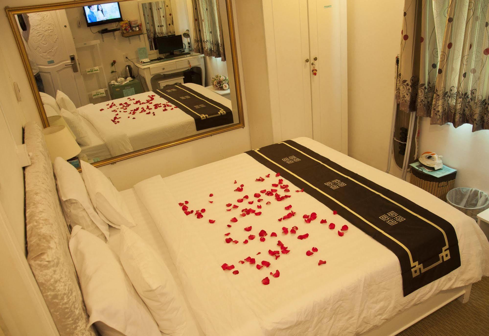Hotel A25 - 274 De Tham 3*