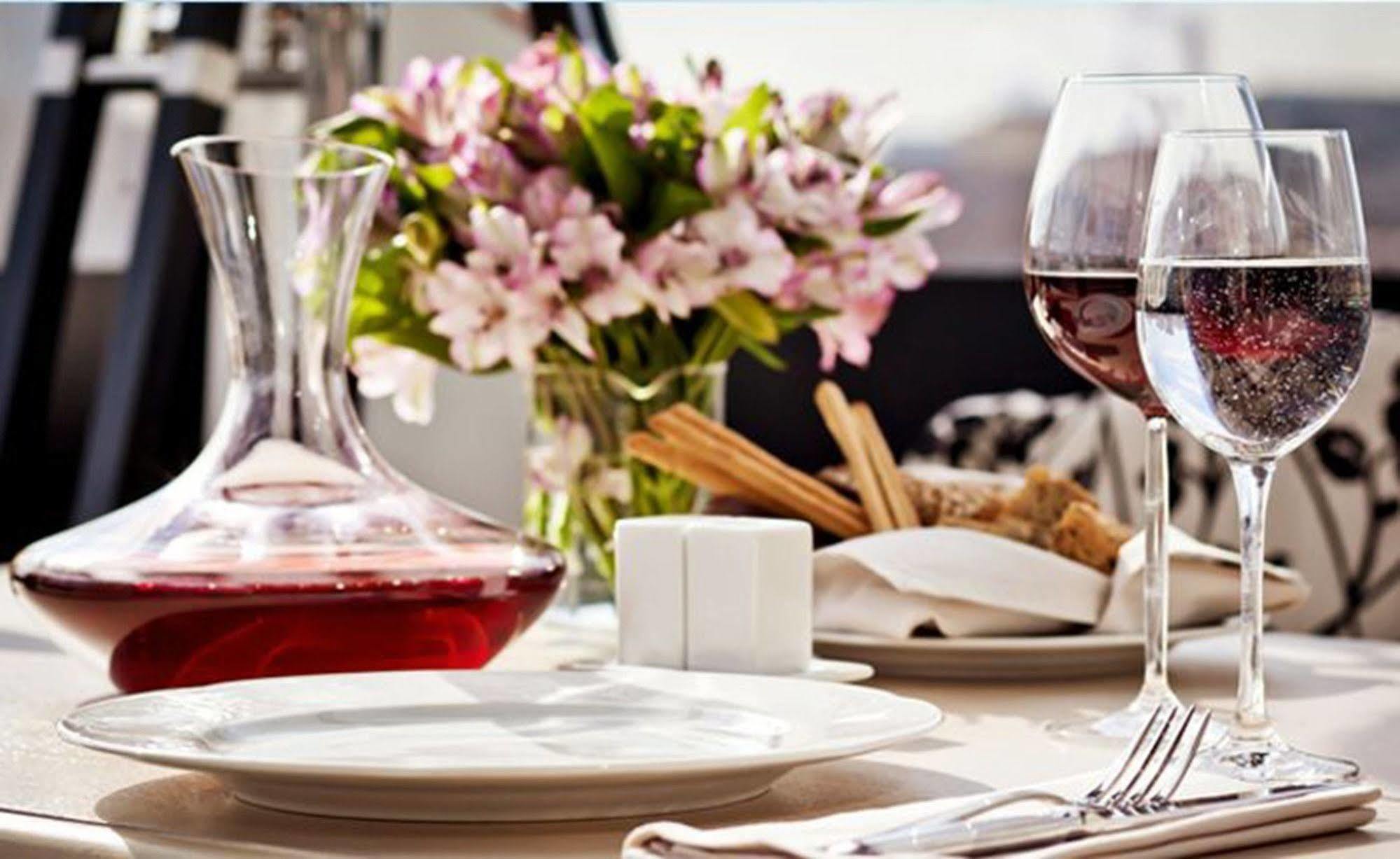 The Landmark Serviced - Managed By Peninsula 4*