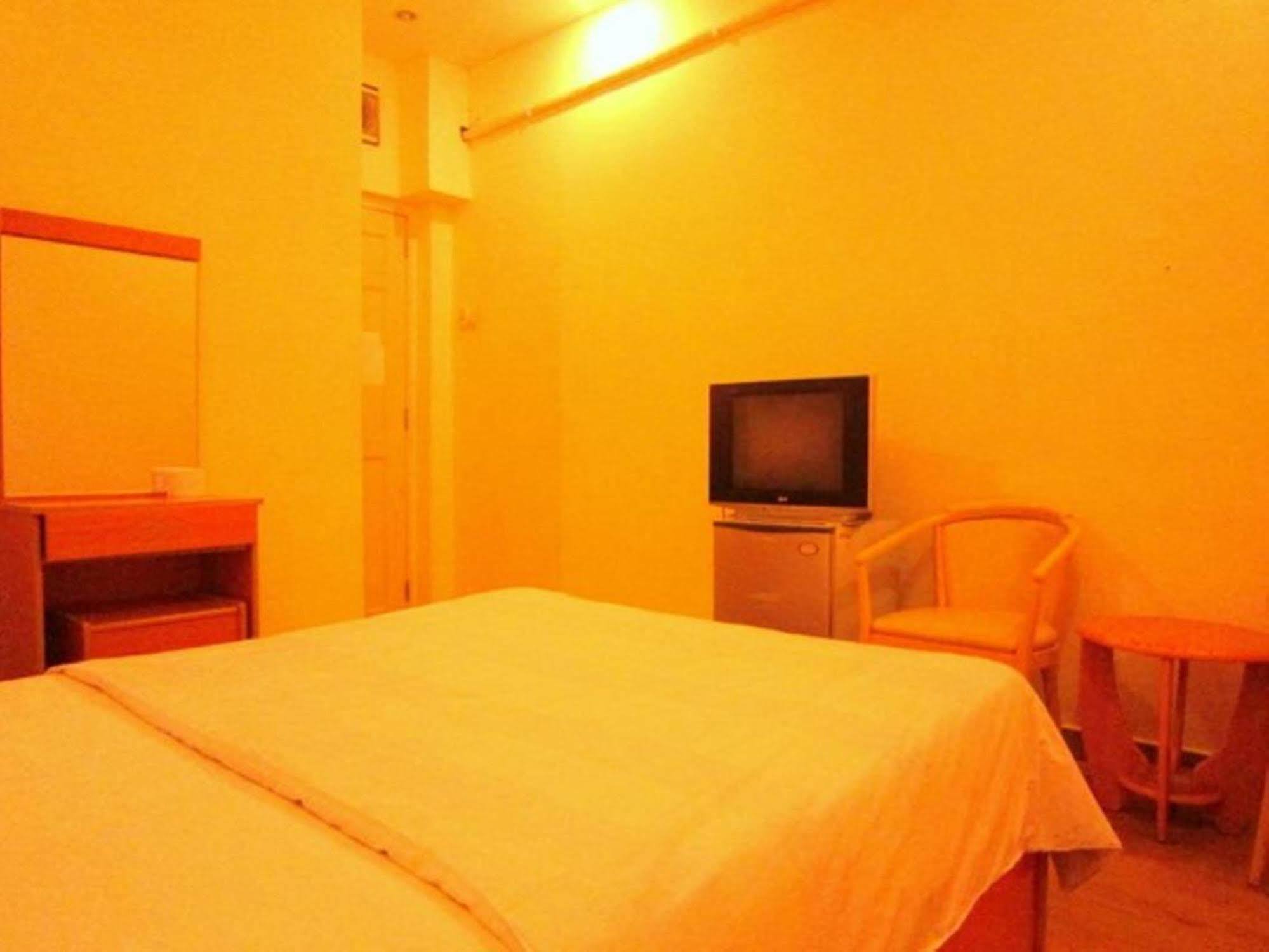 Tuong Hung Hotel *