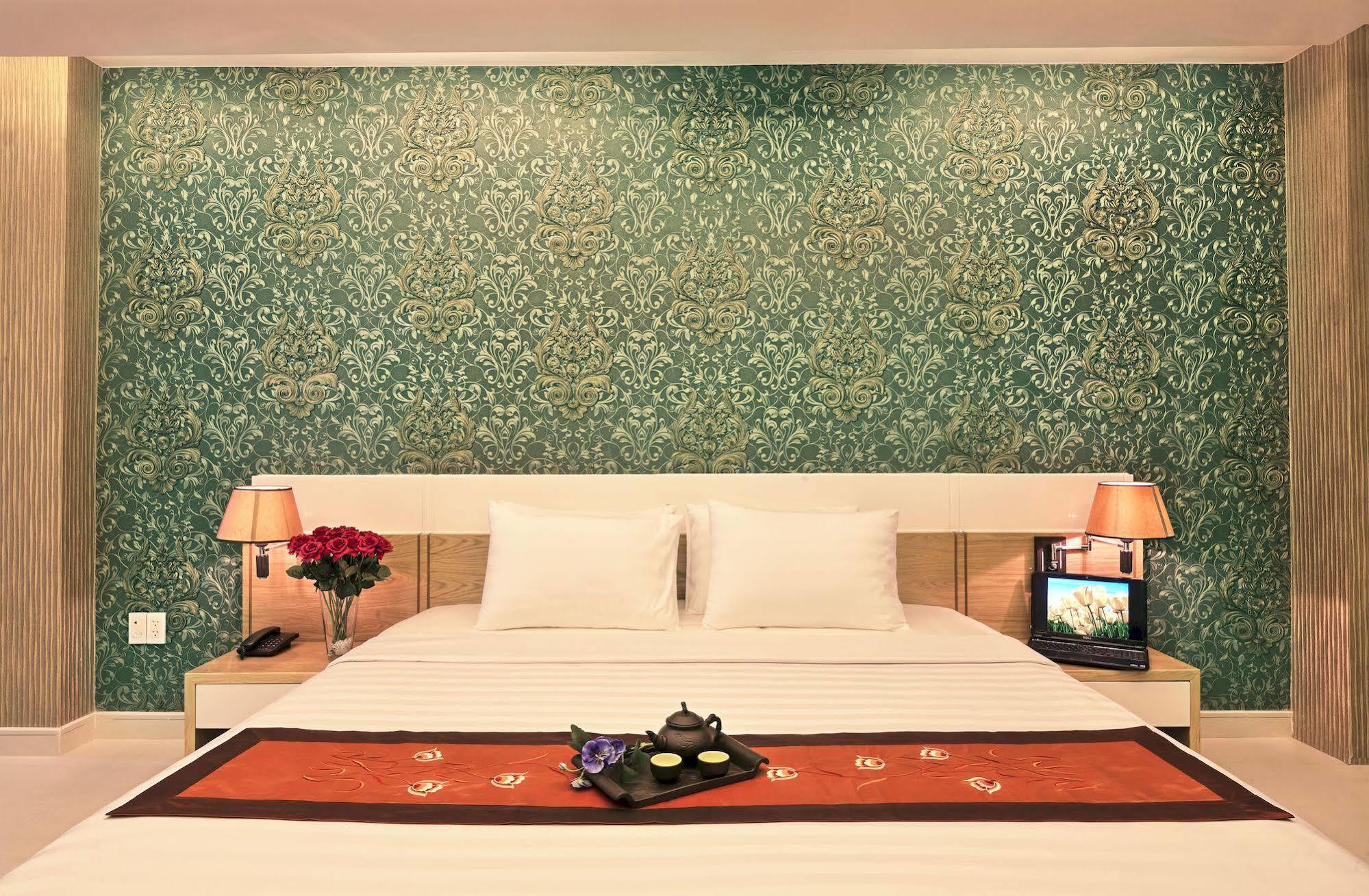 Anh Luxury 3*