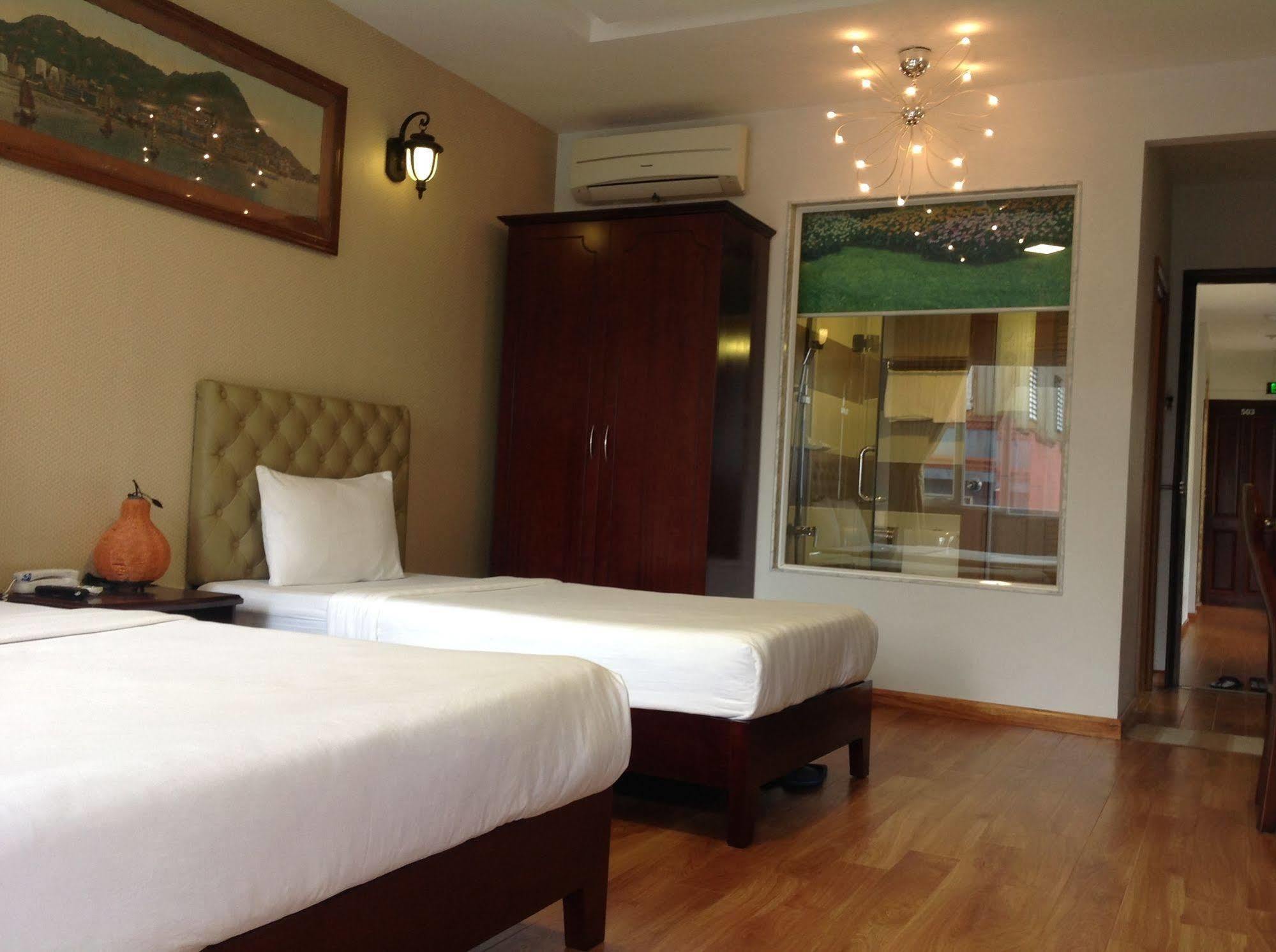 Hotel Saigon Amigo 2*
