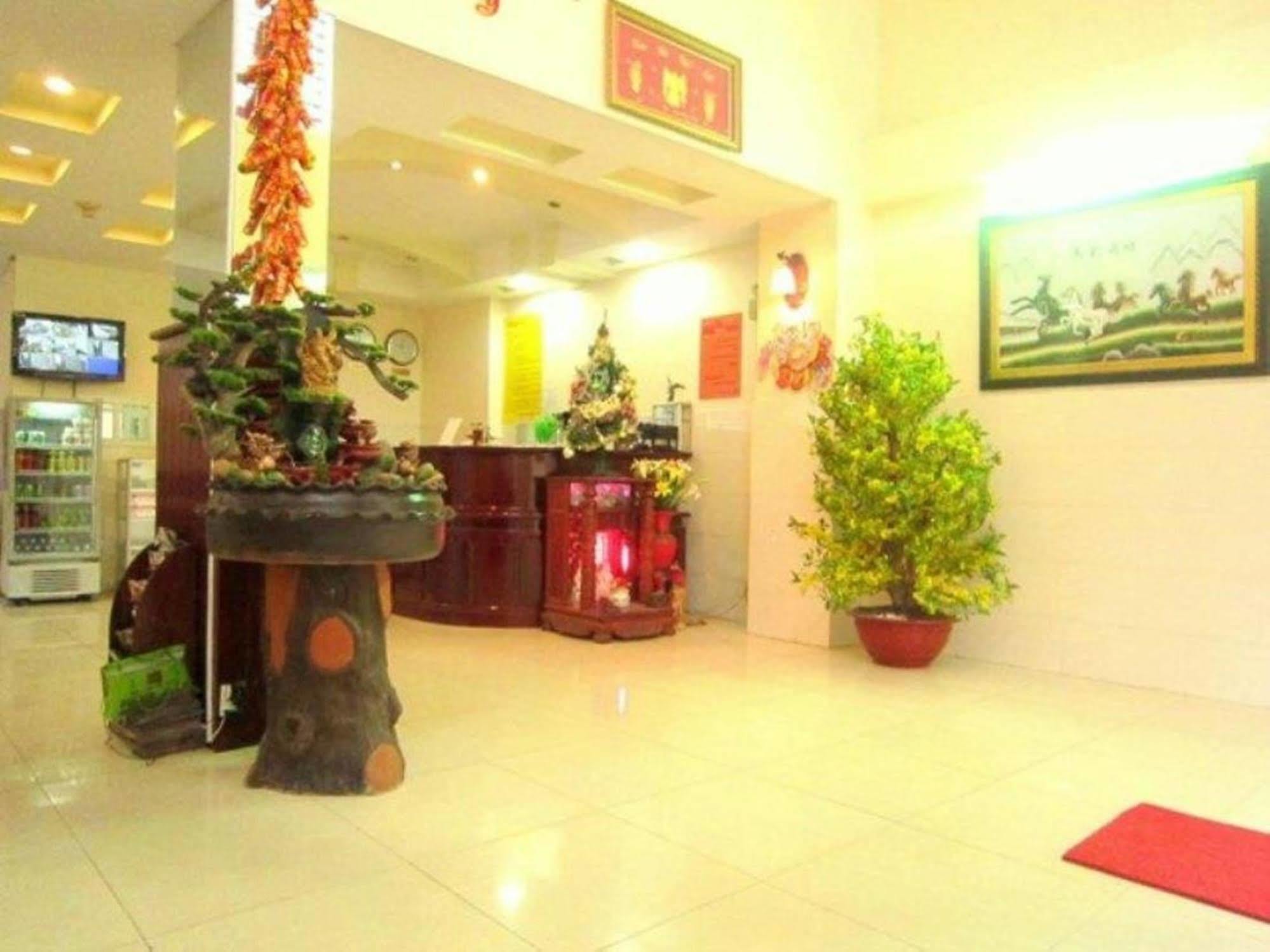 Nguyet Hotel *