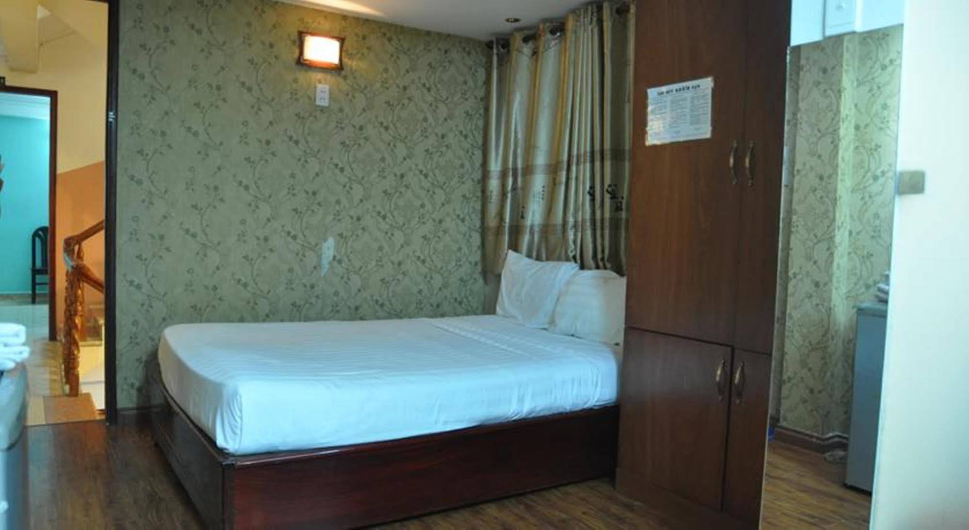 Ha Vy Hotel *