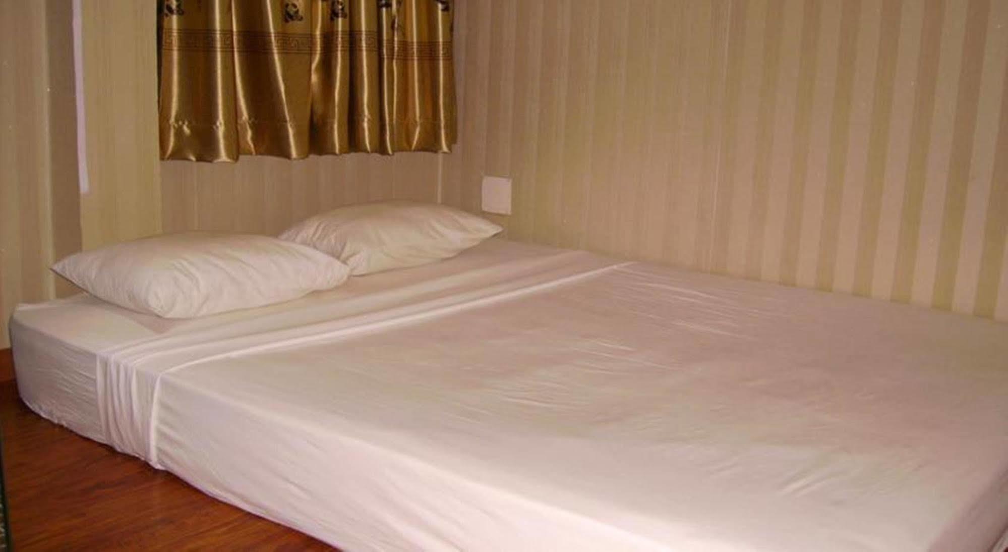 Hotel Ha Vy *