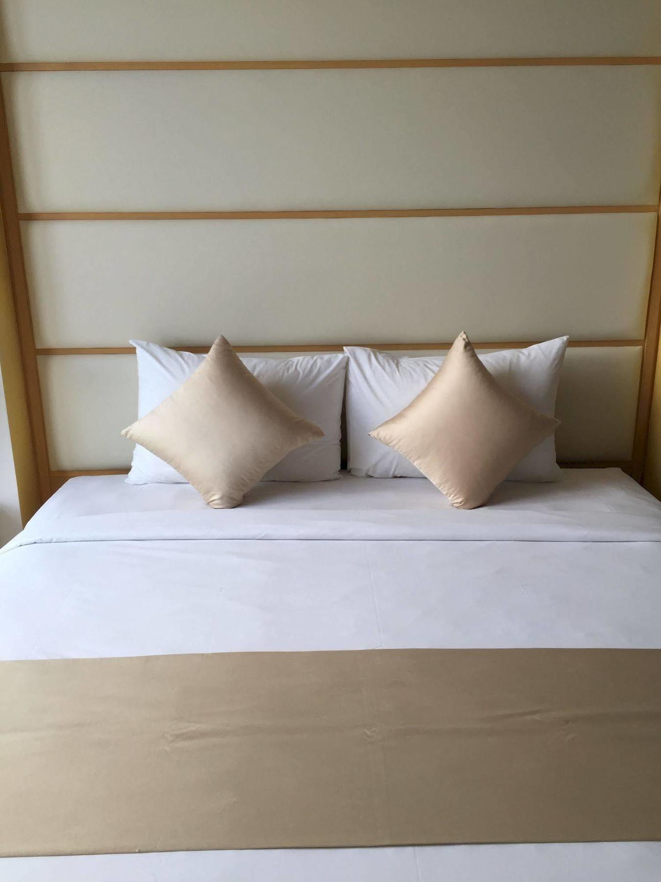 Bluesky Serviced Airport Plaza Ho Chi Minh City