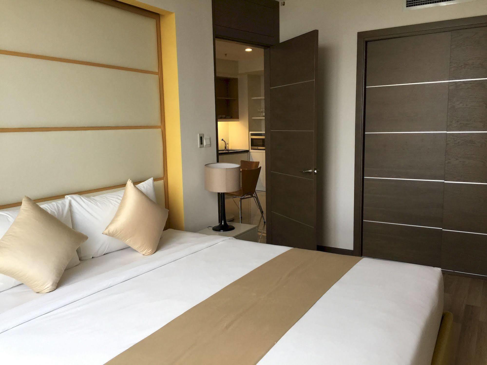 Bluesky Serviced Airport Plaza Ho Chi Minh City