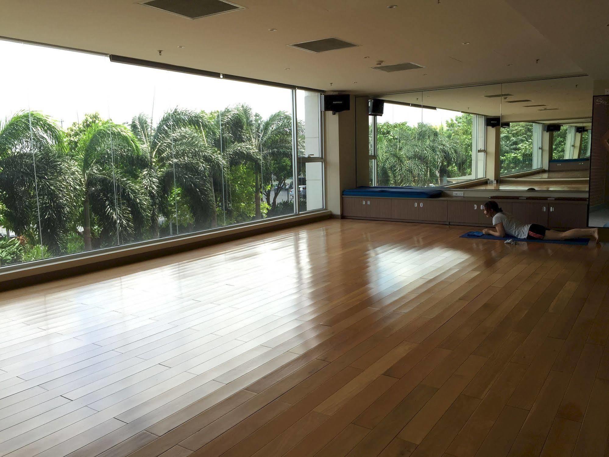 Bluesky Serviced Airport Plaza Apartment *