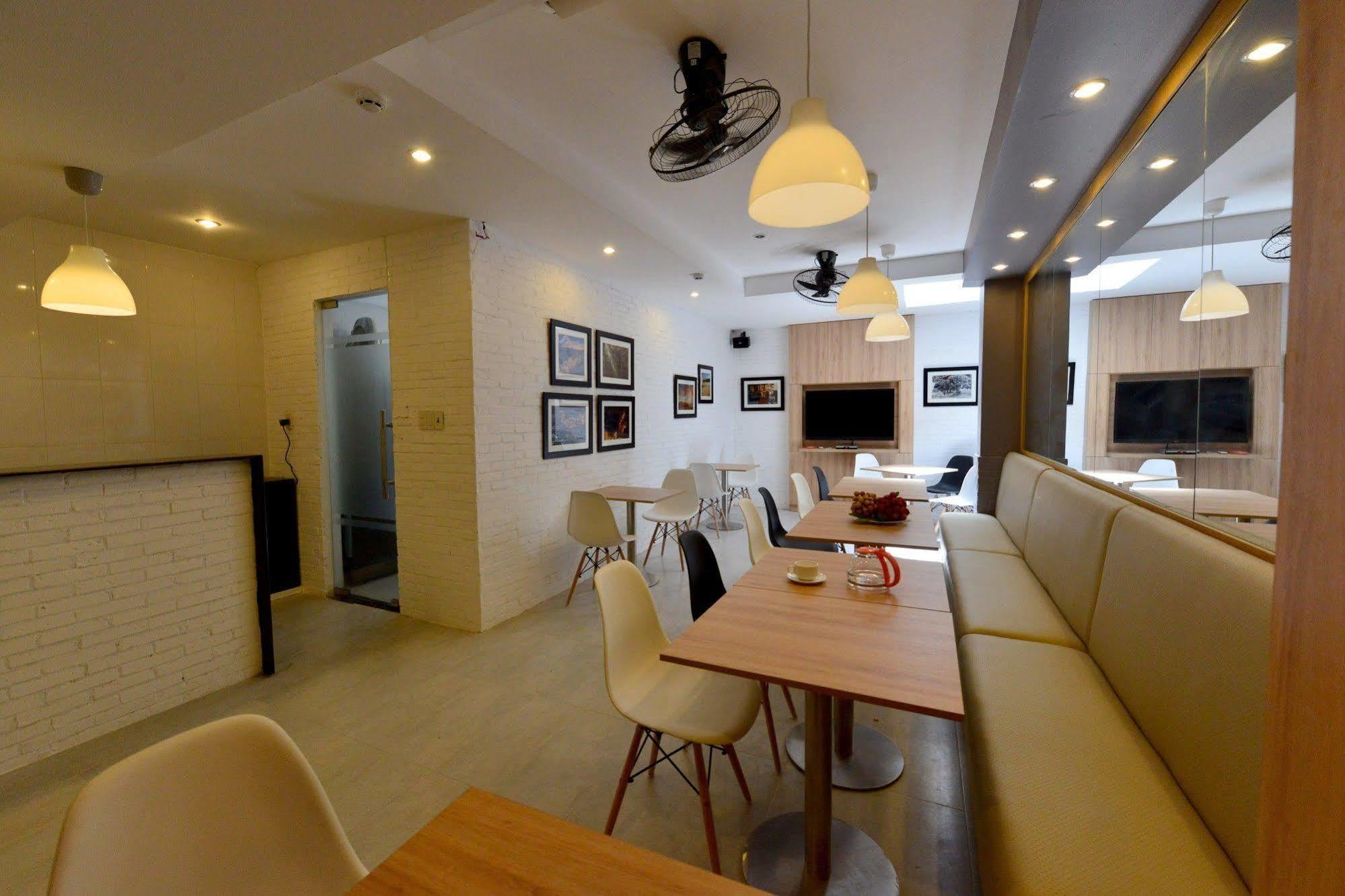 Phu My Hung - Saigon South Serviced - Near Vivo Mall 3*