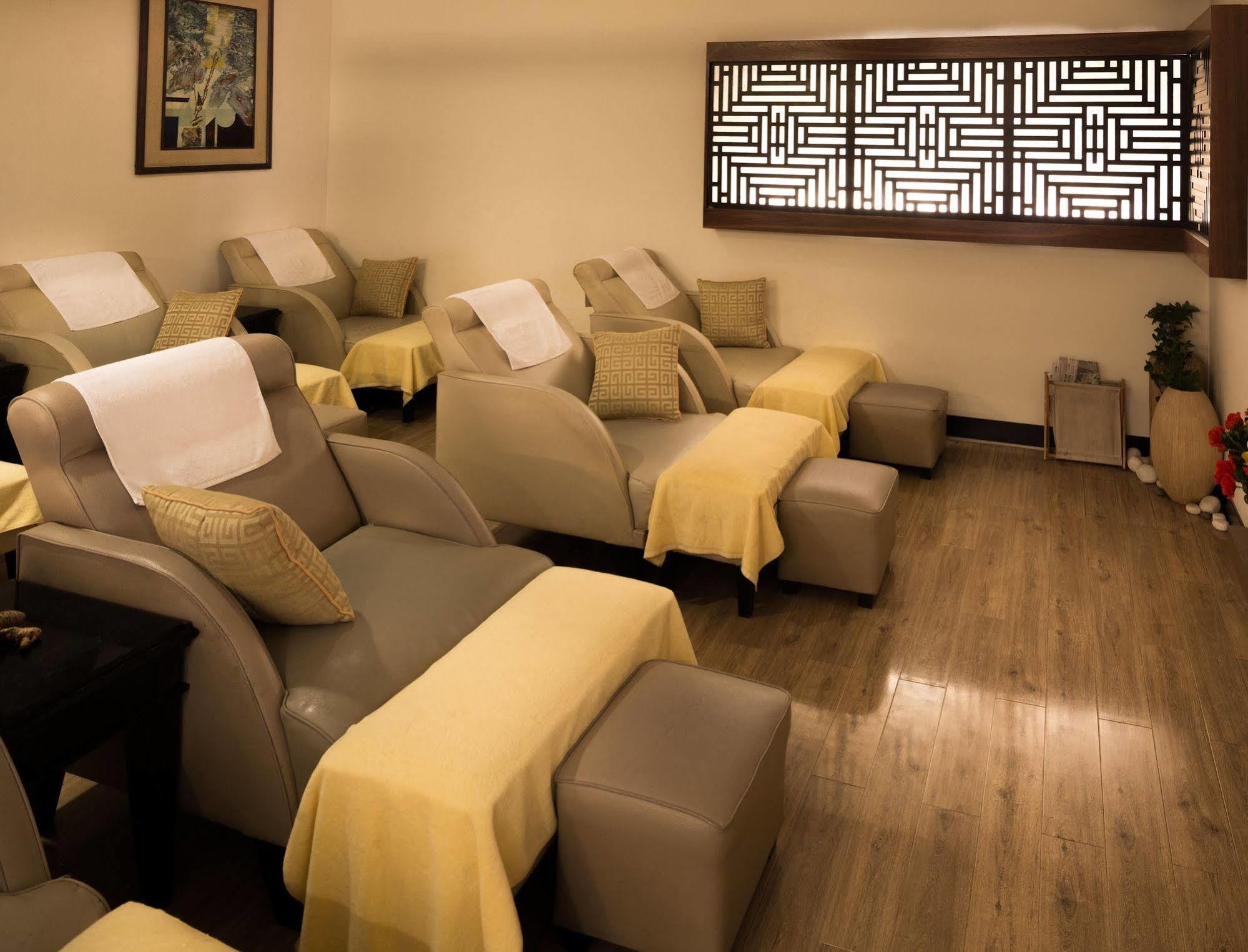 Hotel Bong Sen Saigon 3*