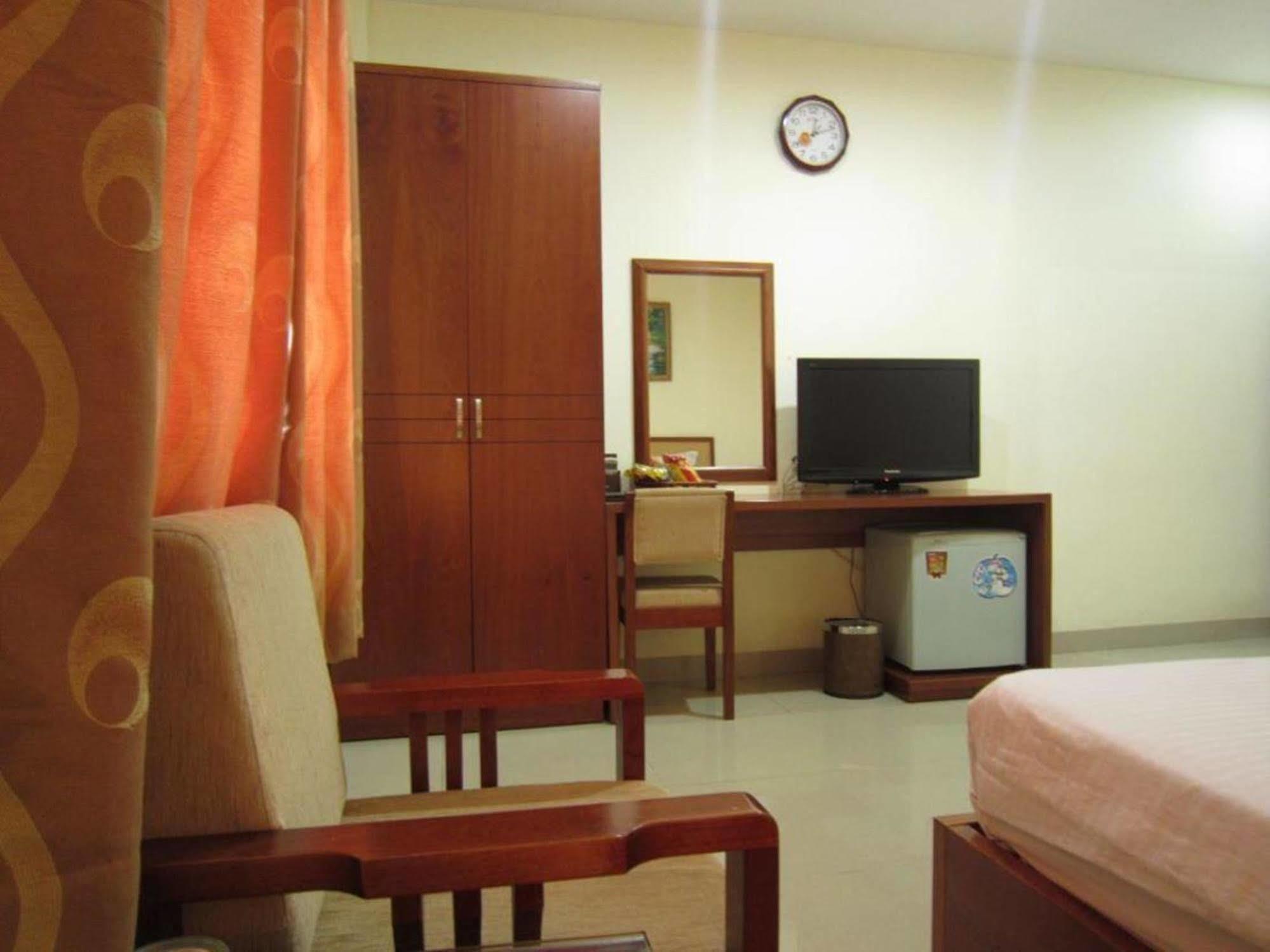 Reddoorz Ruby Star Truong Dinh 2*