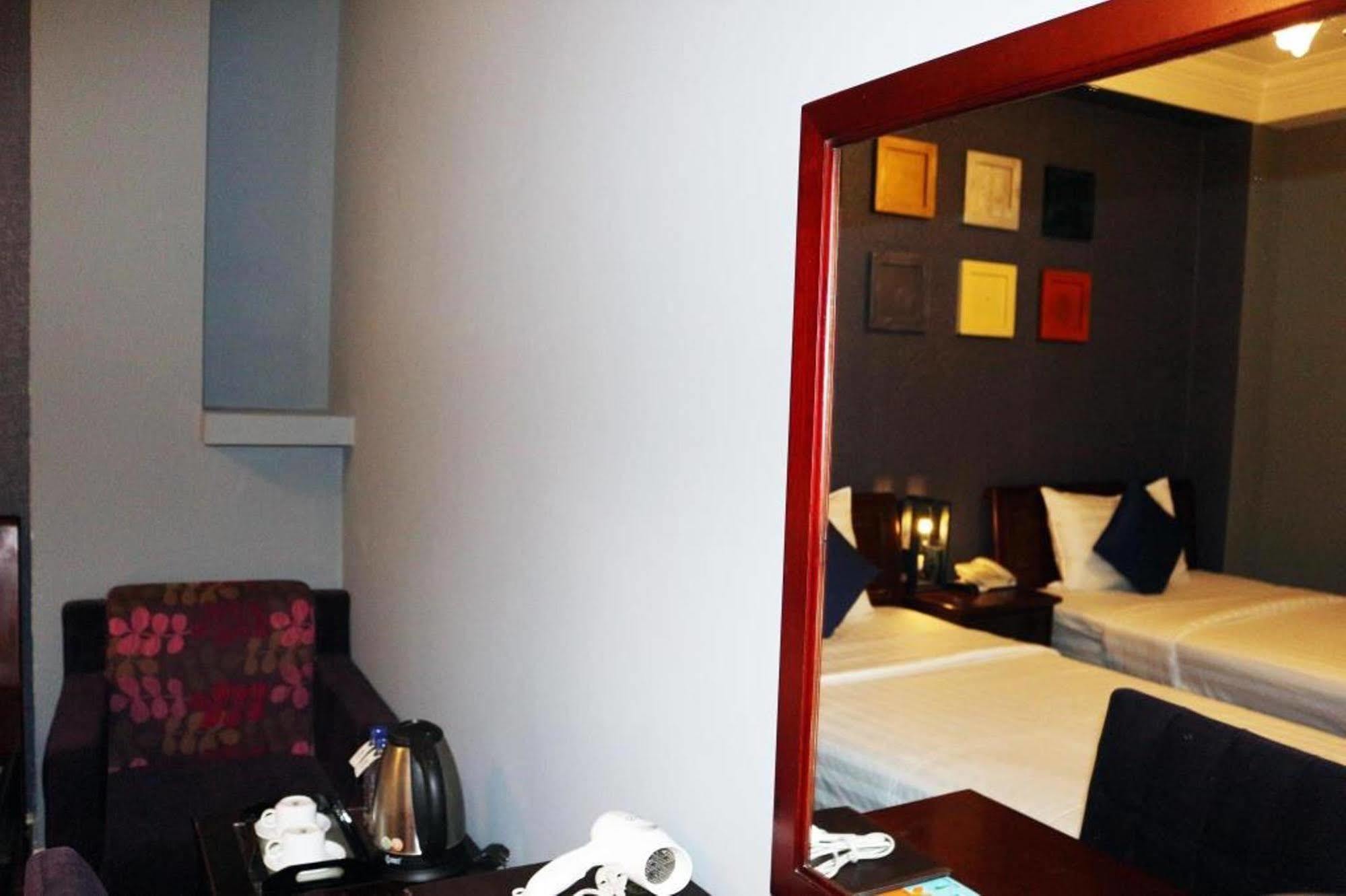Hotel Good Vibes 3*