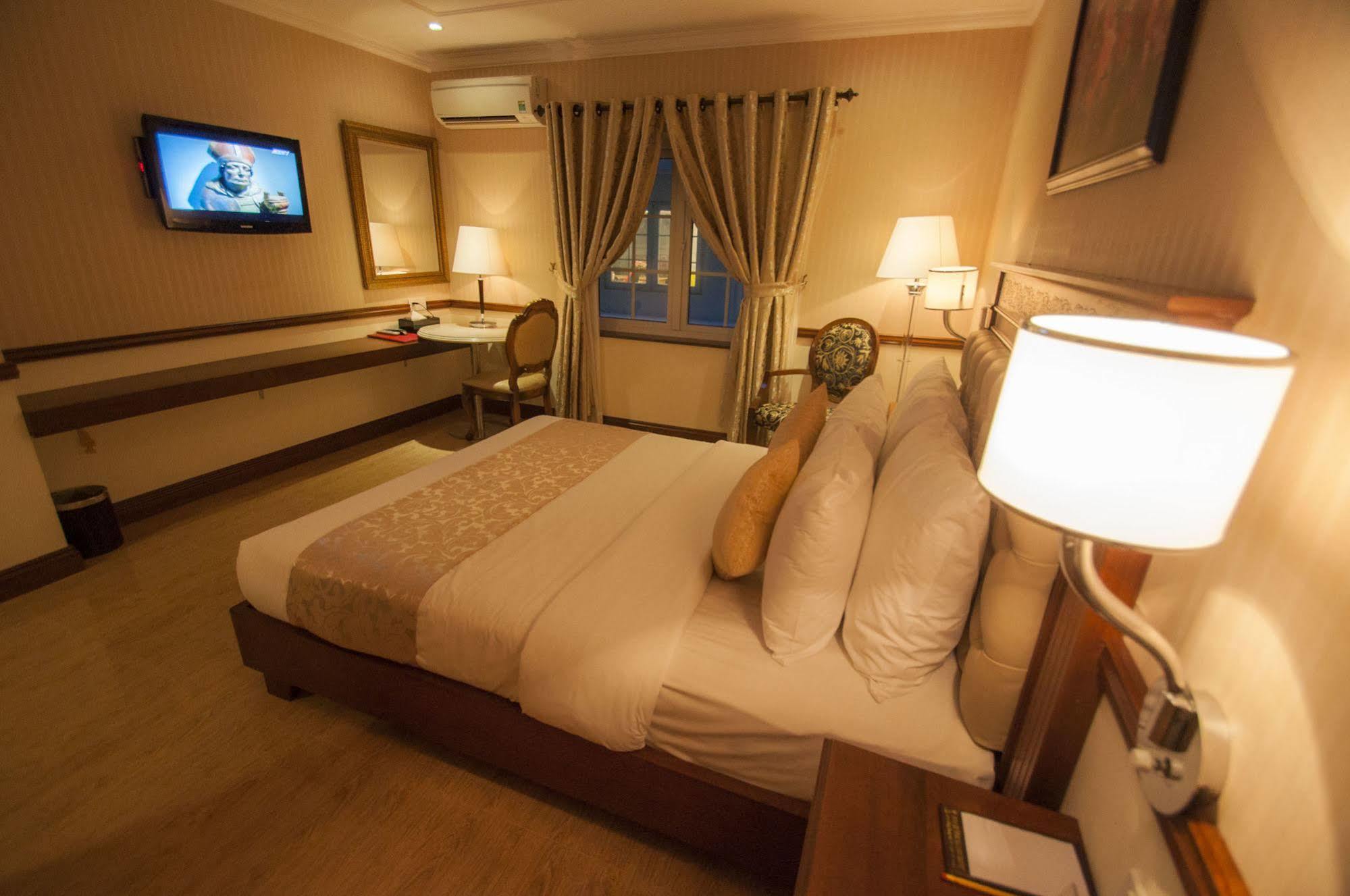 & Residences Swimming Pool 2* Ho Chi Minh City