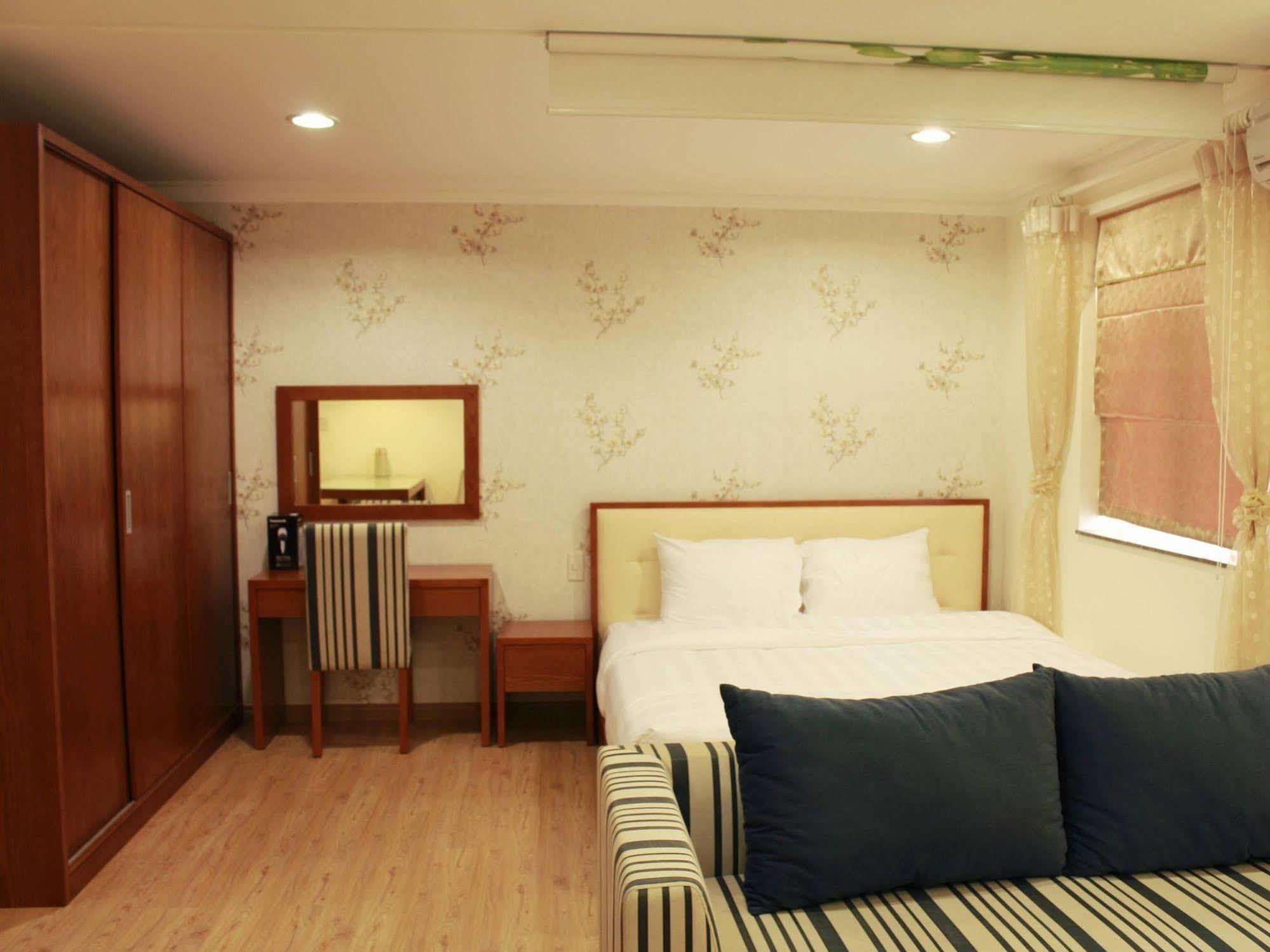 Song Hung & Serviced - Ho Dich Vu & Khach San Hotel 3*