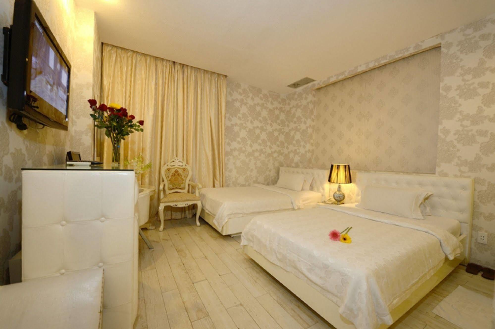 Golden Star 3*