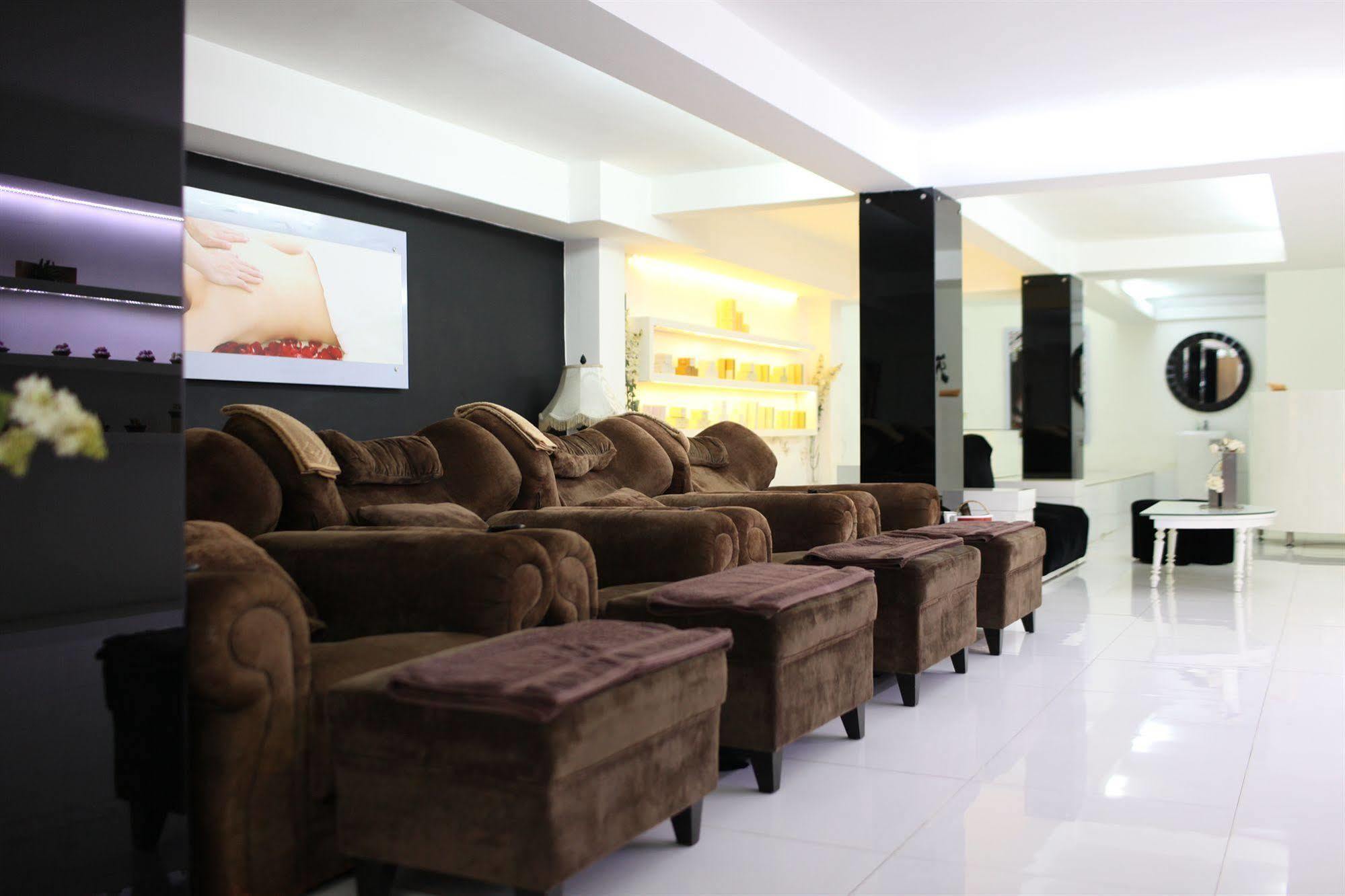 A&em Art Hotel