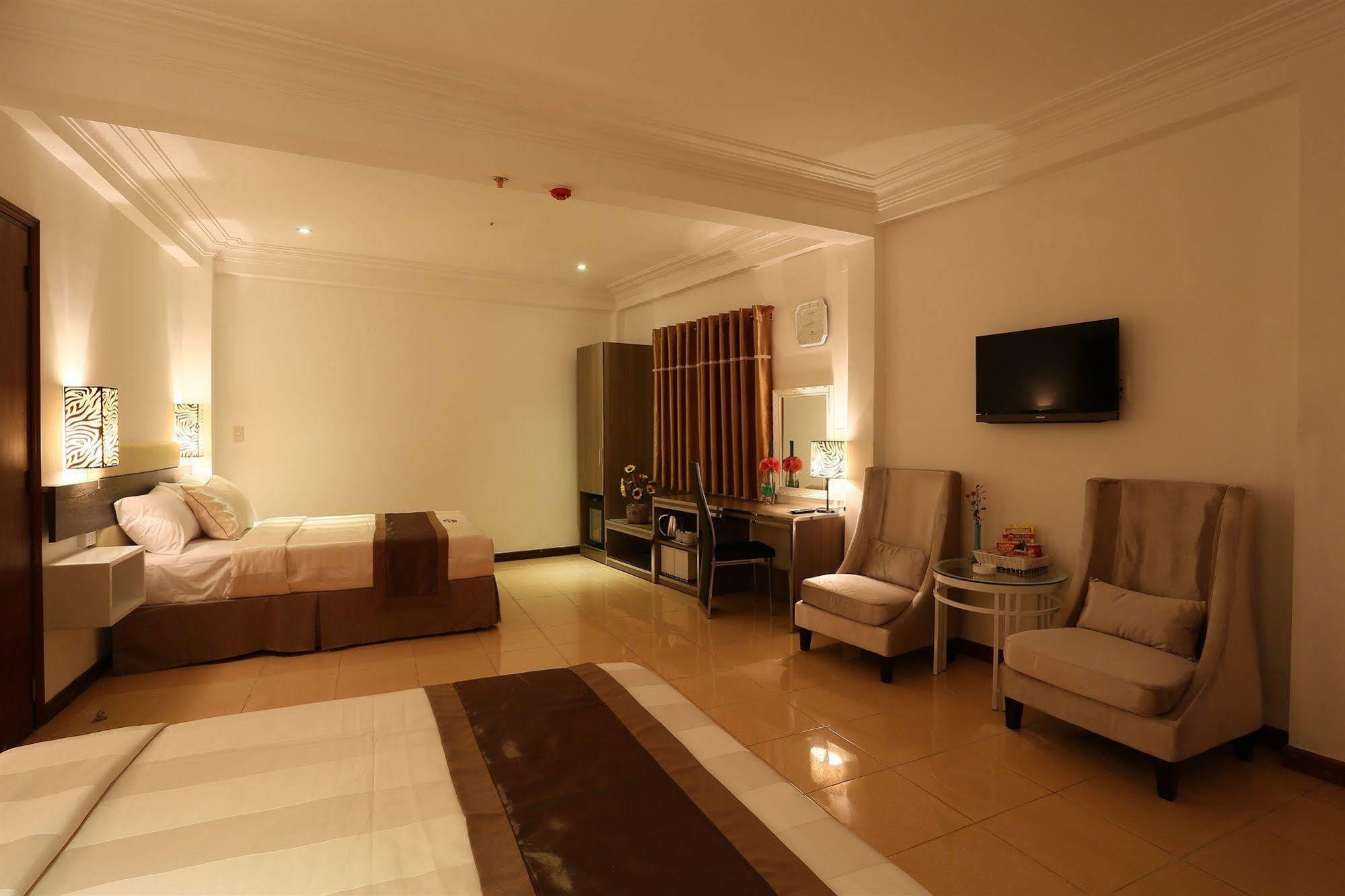 A25 - 14 Pho Duc Chinh Hotel