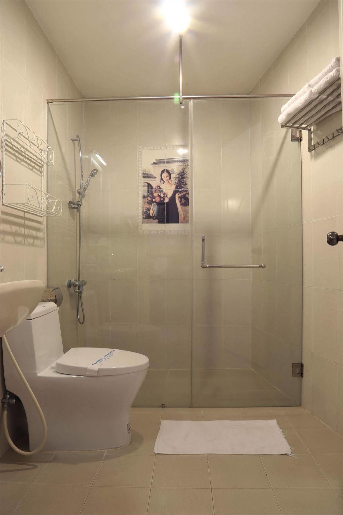 A25 - 14 Pho Duc Chinh Hotel