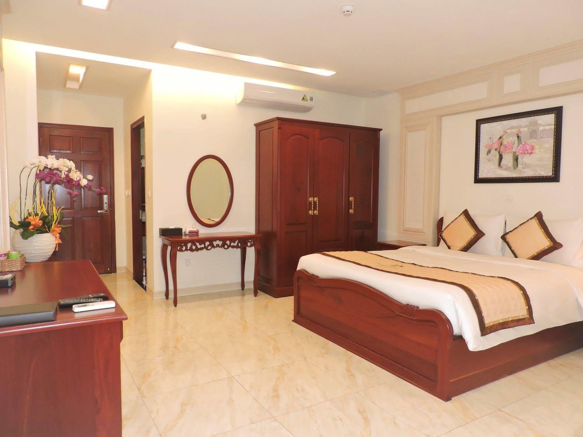 Hotel Minh Tam Phu Nhuan & 3*