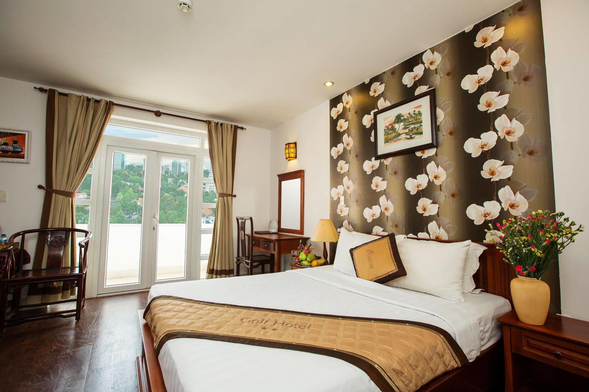 Khách sạn Golf TP. Hồ Chí Minh