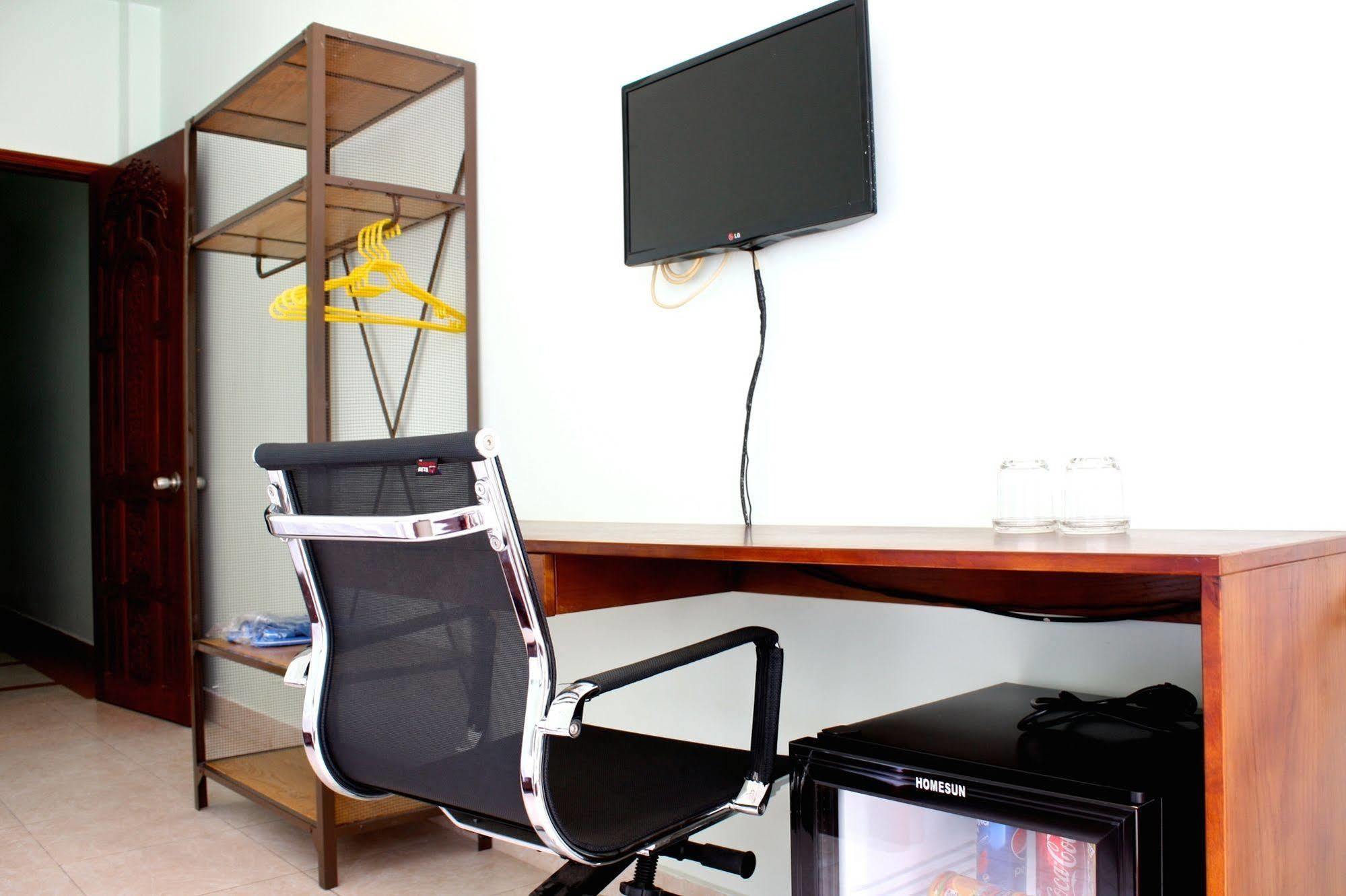 Hanh Chuong Hotel *