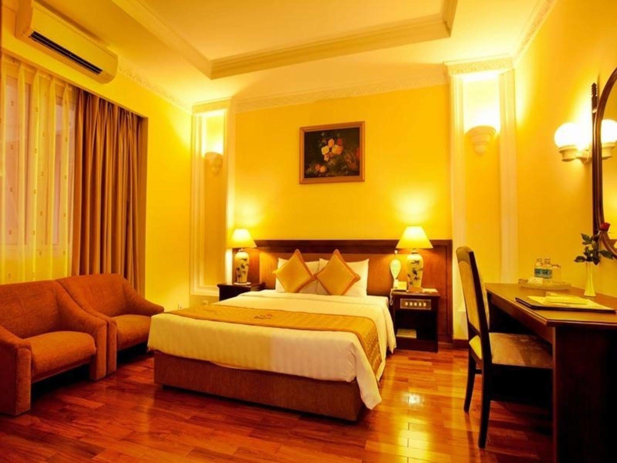 Huong Sen Hotel