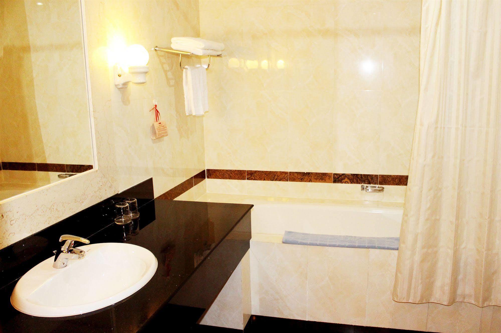 Hotel Huong Sen Ho Chi Minh City