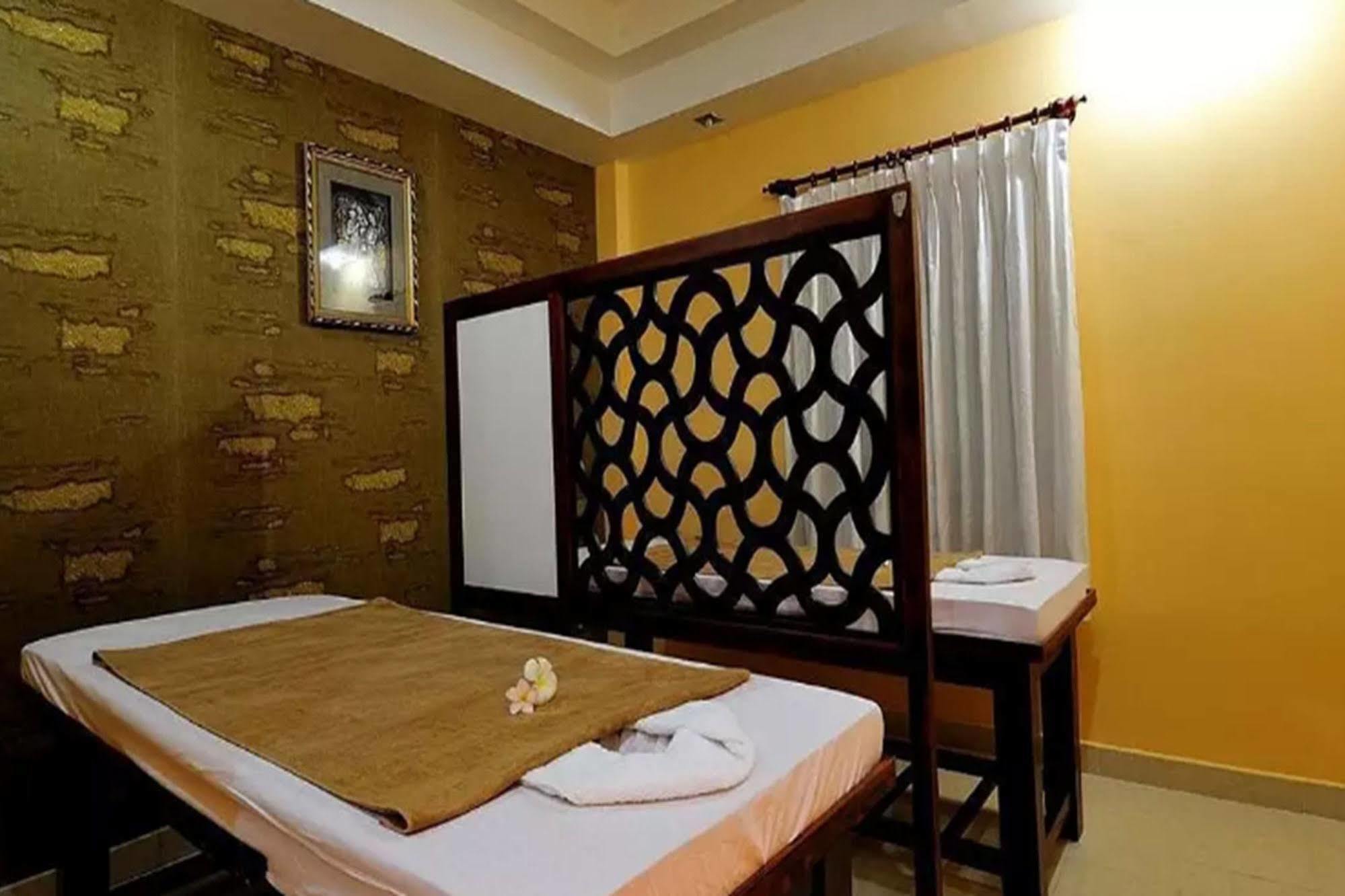 Cosmopolitan Hotel 3*