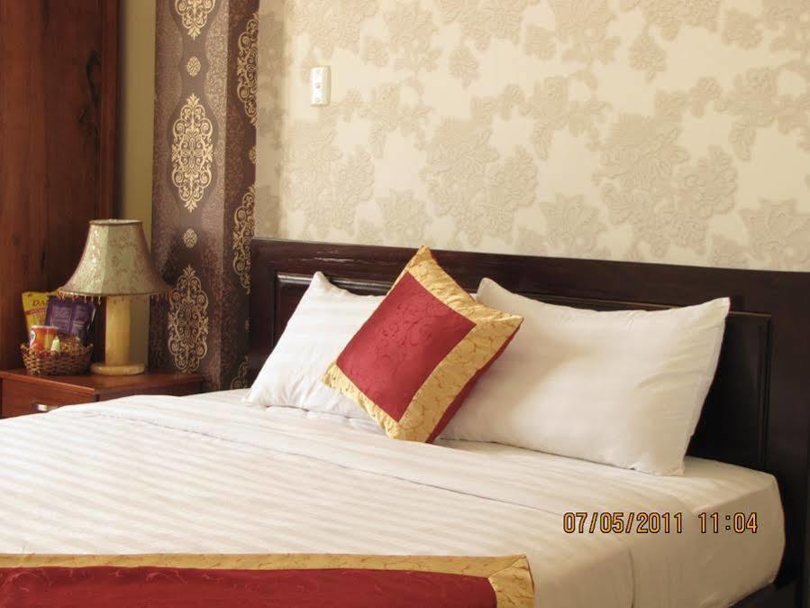 Hotel Sunflowers Airport 2*