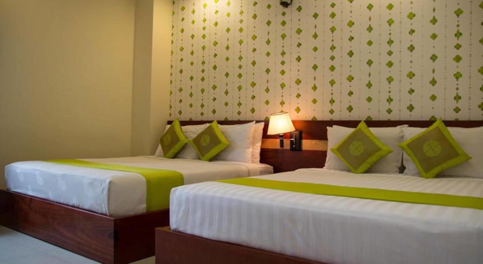 Hotel Saigon Europe & 3*