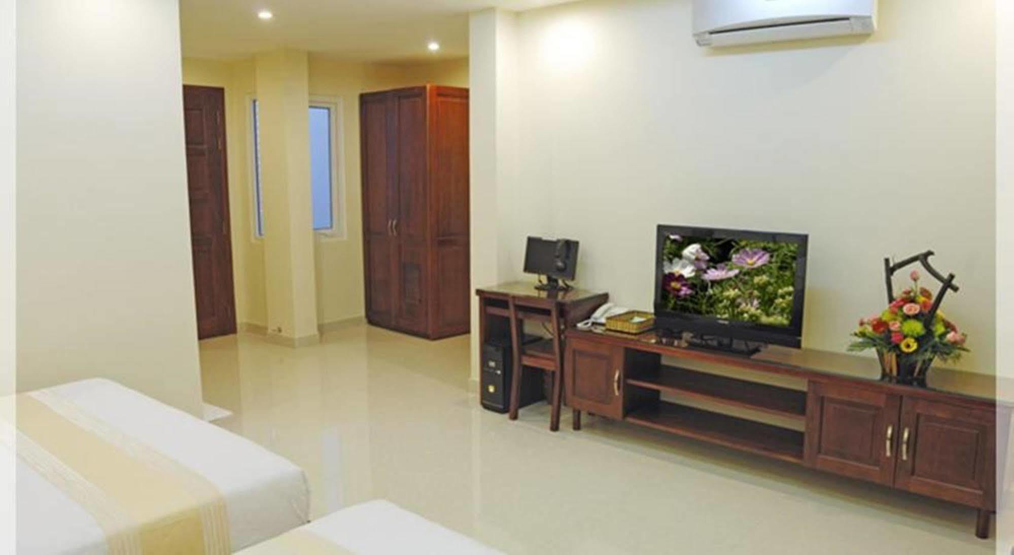 Hotel Saigon Europe & 3*