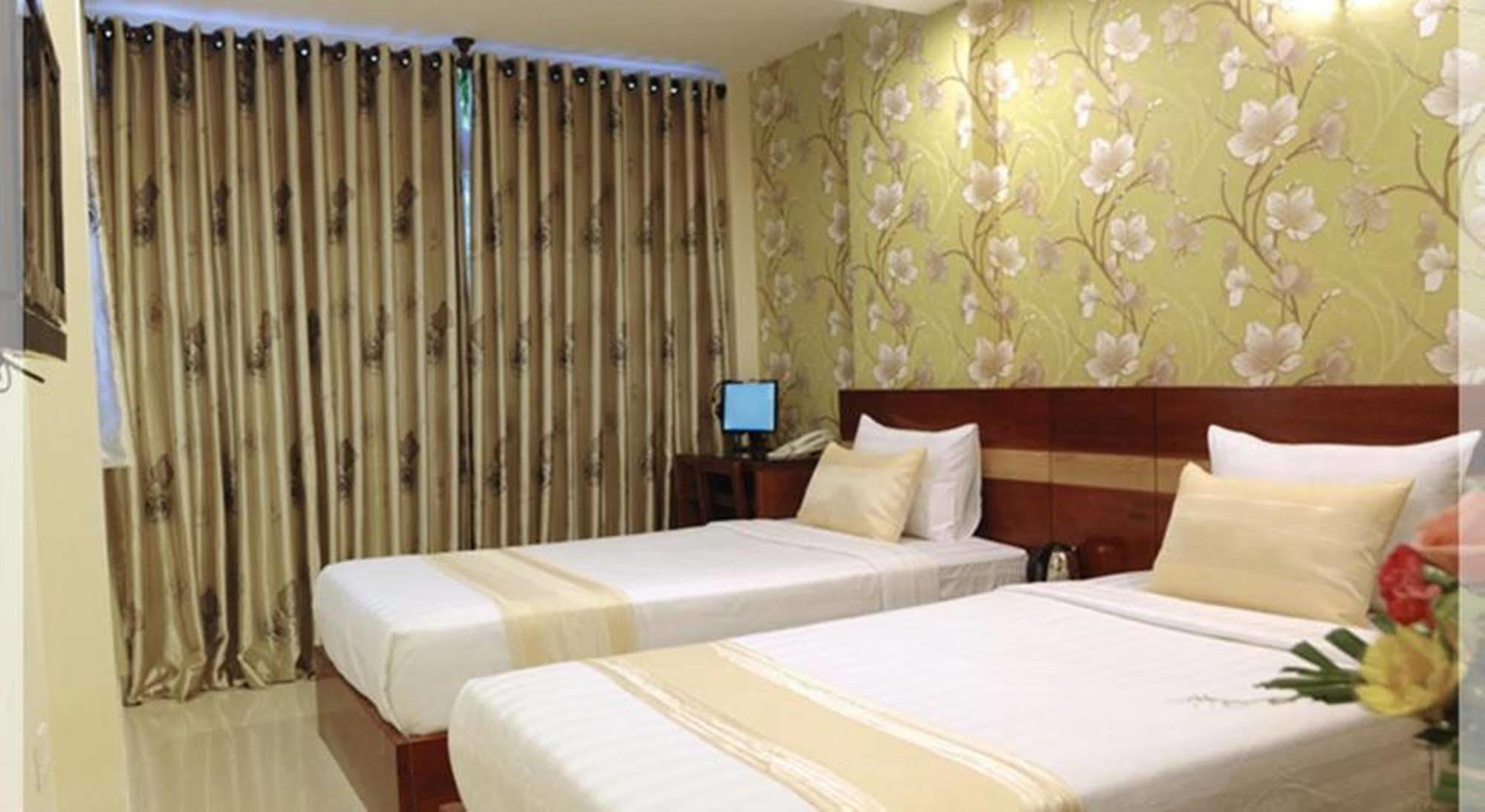 Hotel Saigon Europe & 3*