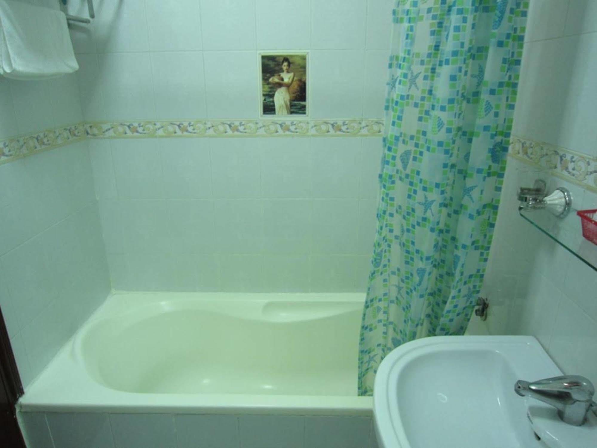 Hotel Tan Hoang Long District 5 3*
