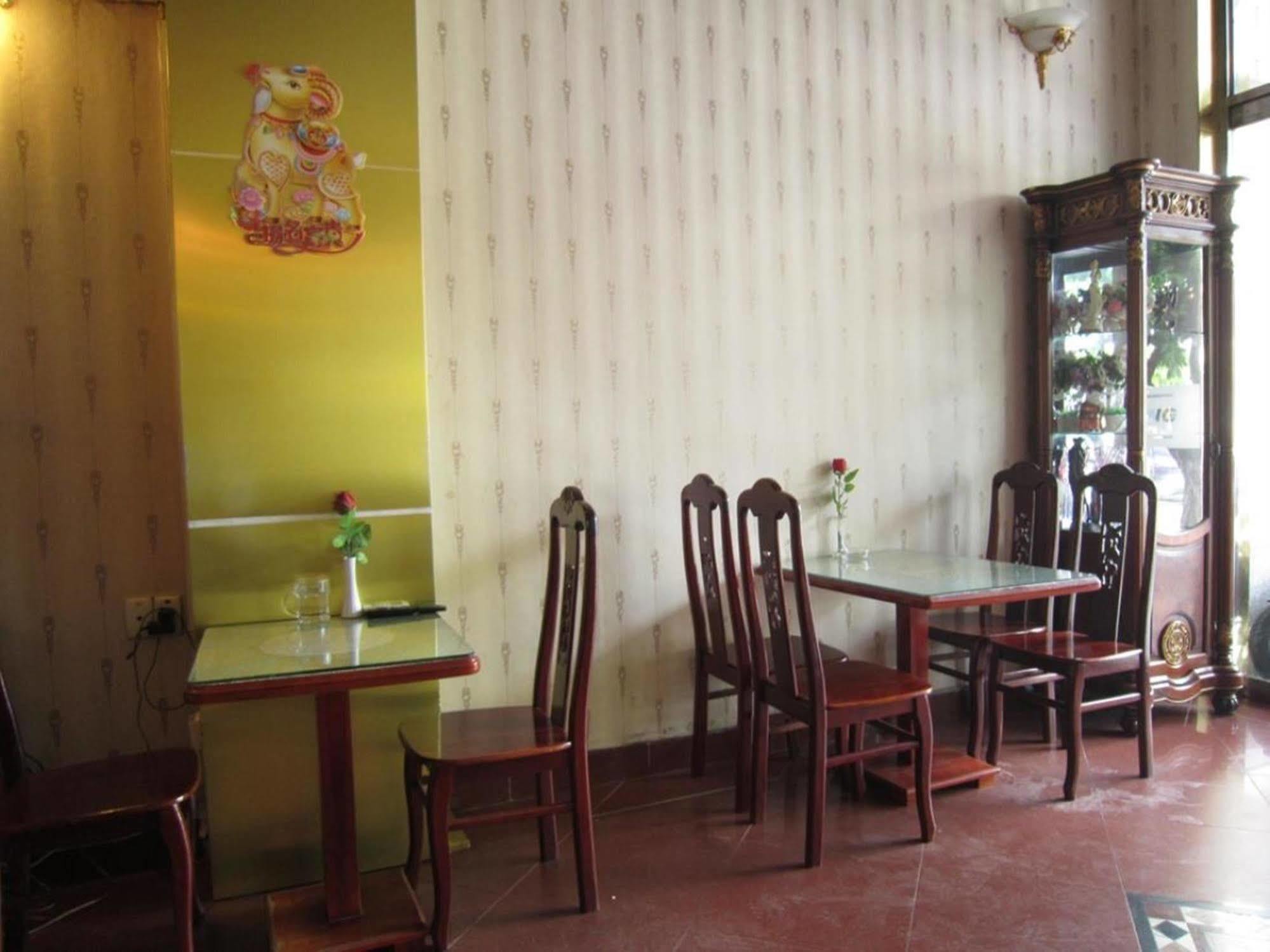 Tan Hoang Long District 5 Hotel 3*