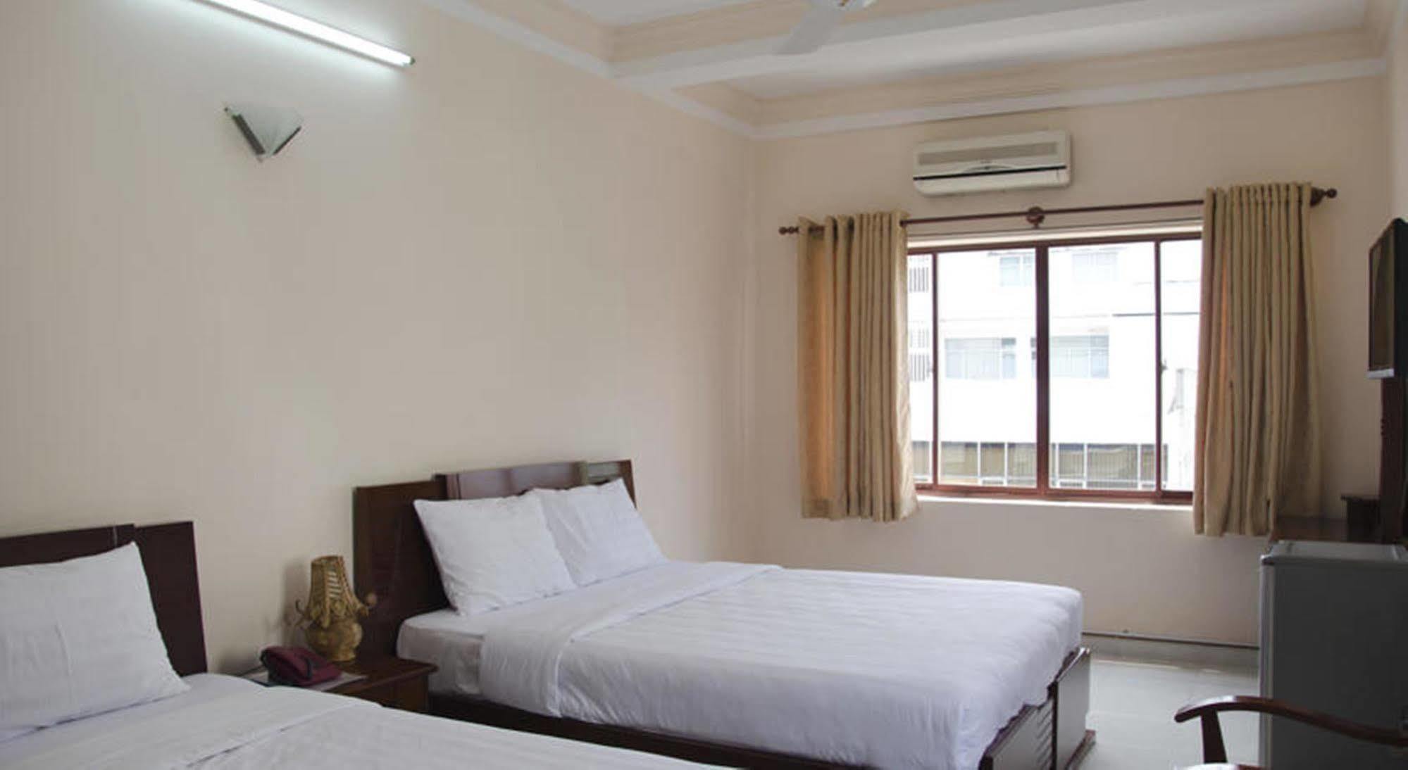 Elegant Hotel 2*