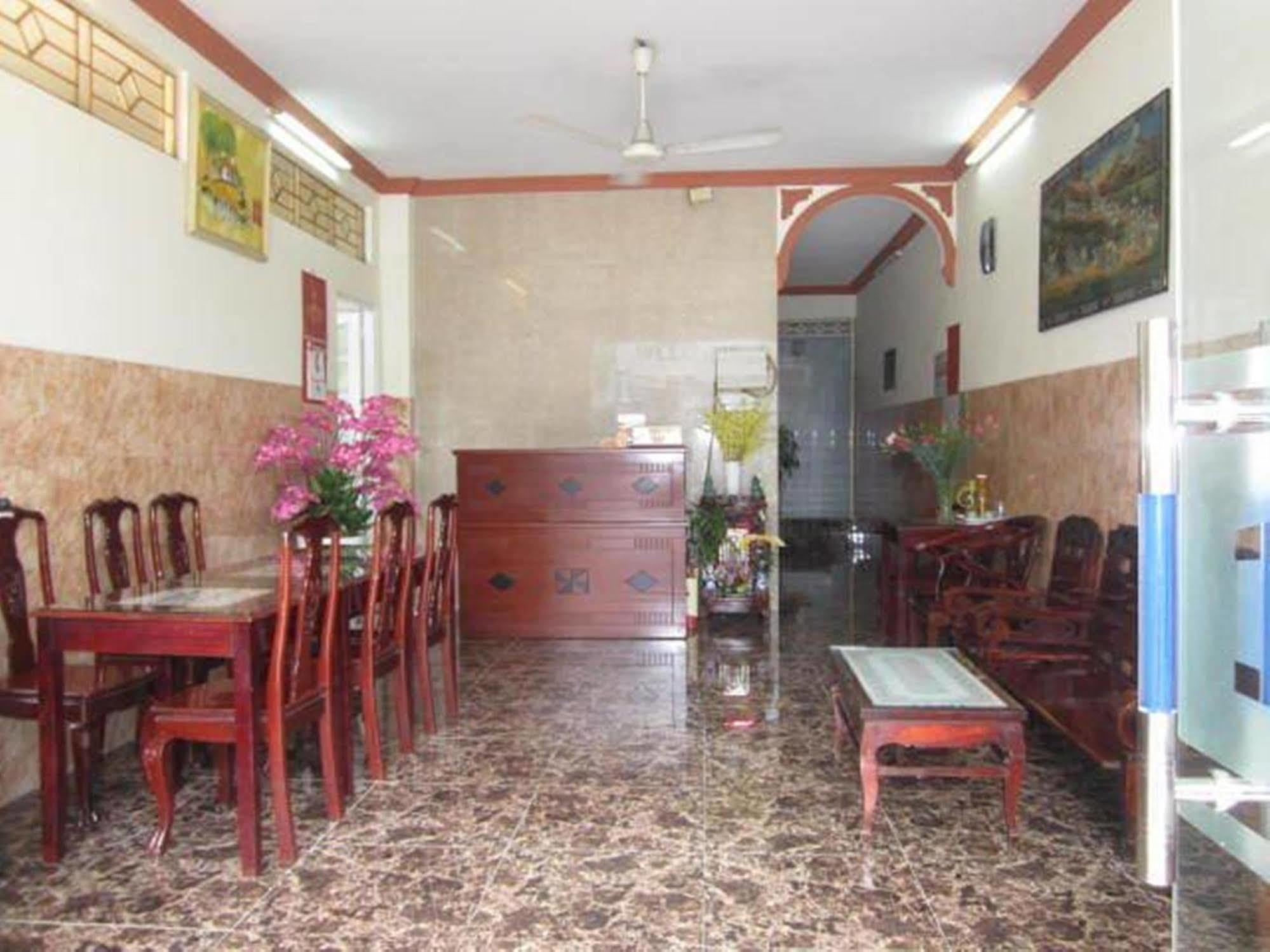 Son Tung 2* Ho Chi Minh City