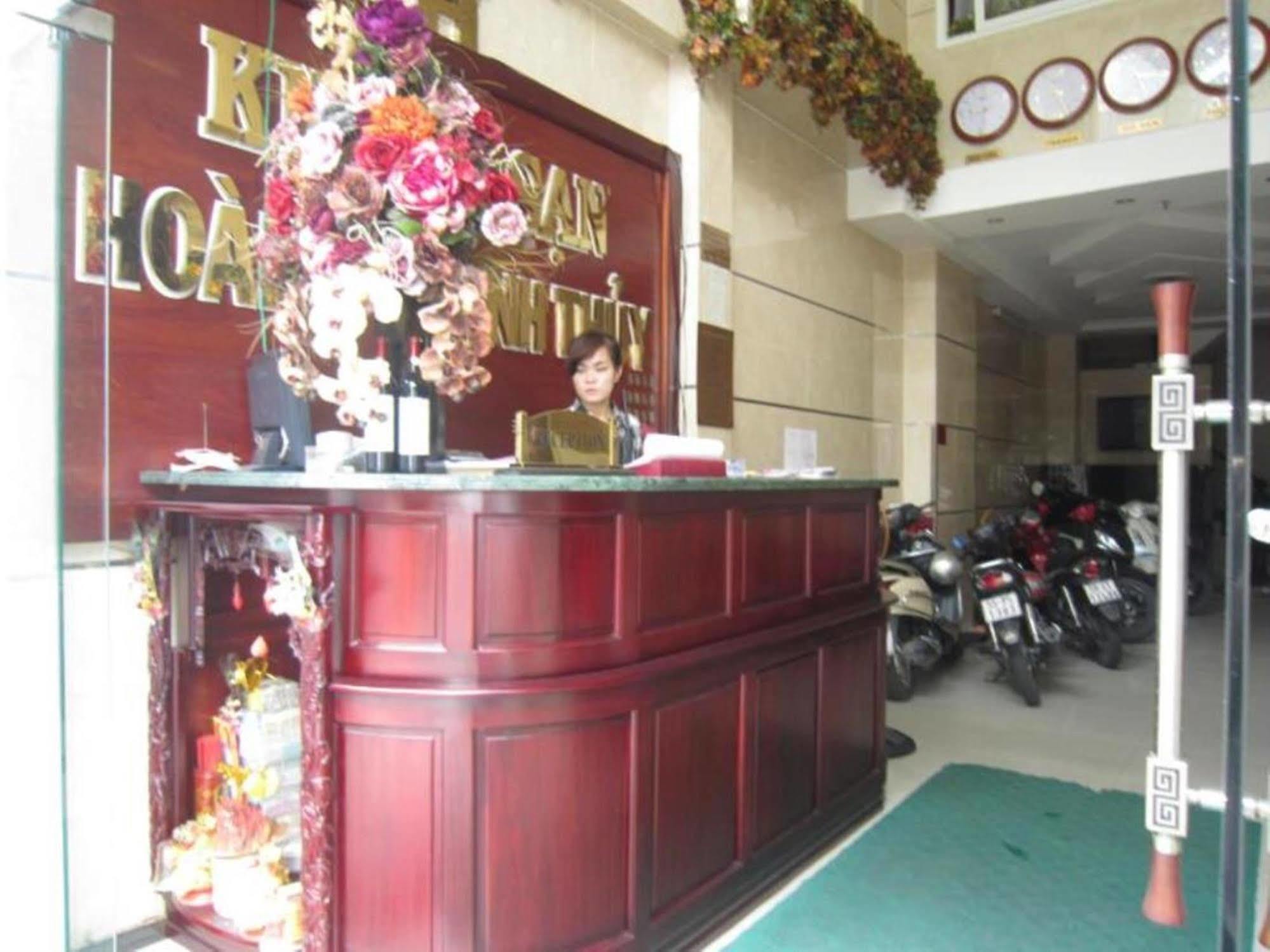 Hoang Thanh Thuy Airport 1 - Gan Am Thuc Dem Cho Hoang Hoa Tham Hotel 2*