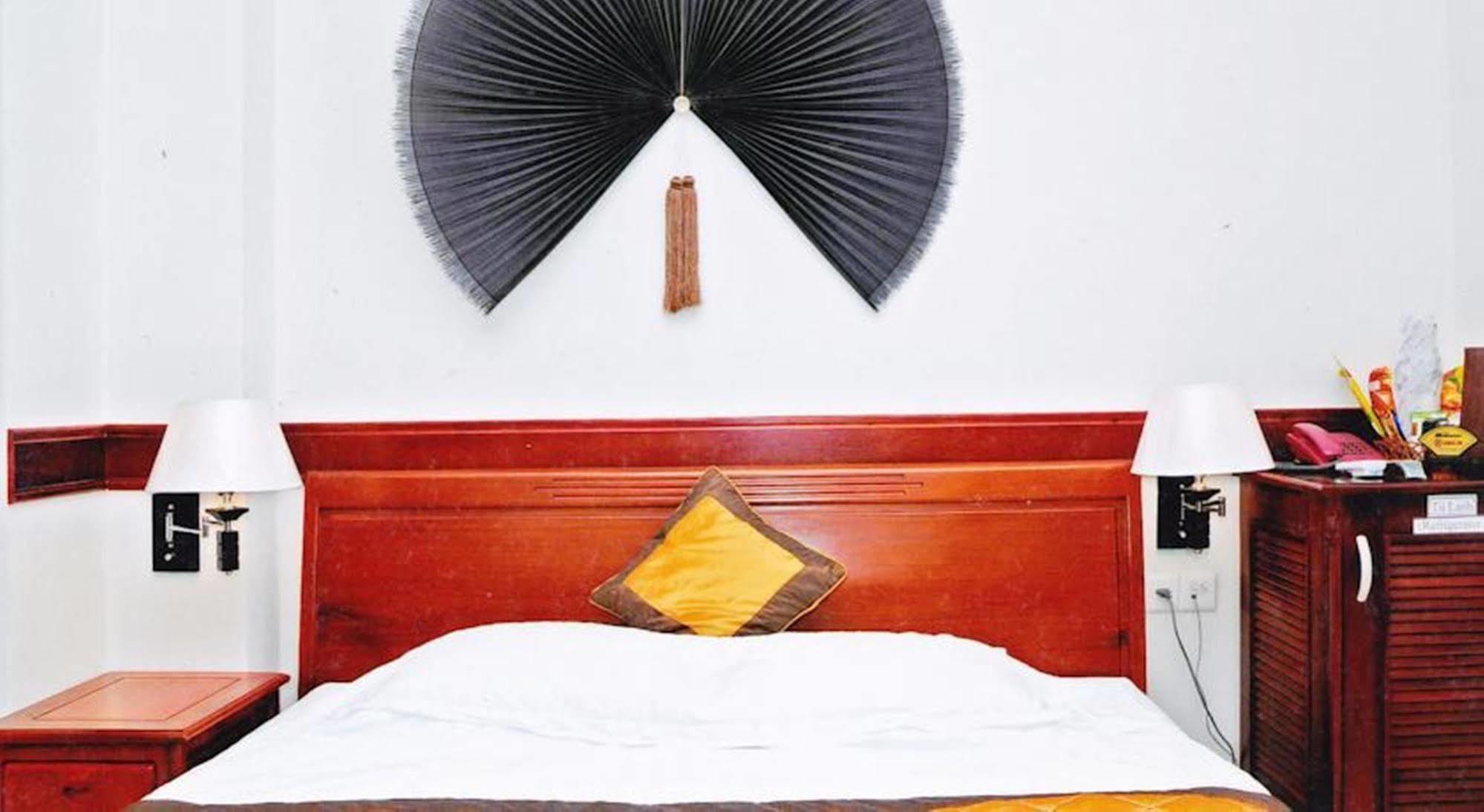 Hotel Hoang Thanh Thuy Airport 1 - Gan Am Thuc Dem Cho Hoang Hoa Tham Ho Chi Minh City