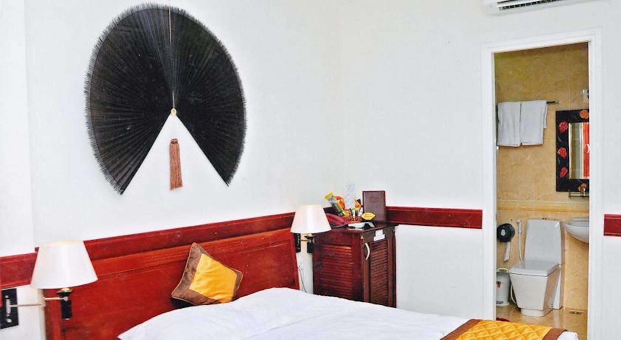 Hotel Hoang Thanh Thuy Airport 1 - Gan Am Thuc Dem Cho Hoang Hoa Tham Ho Chi Minh City