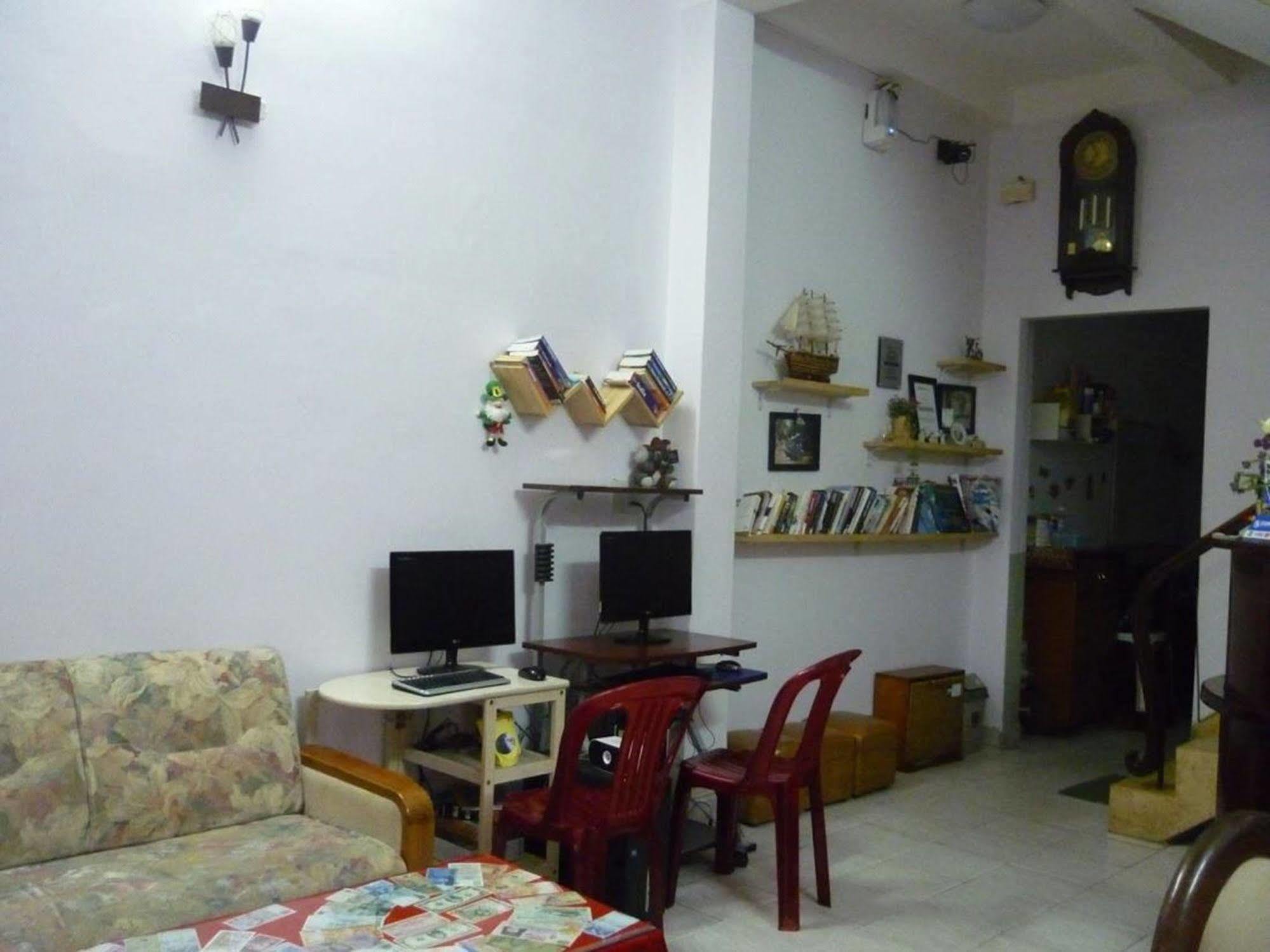 Long Hostel *