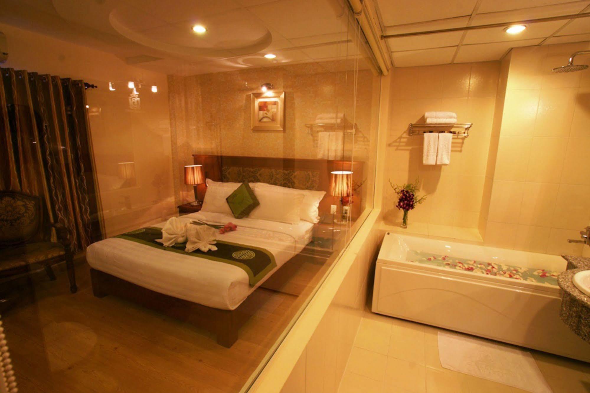 Hotel Sky Gem - Ben Thanh 4*
