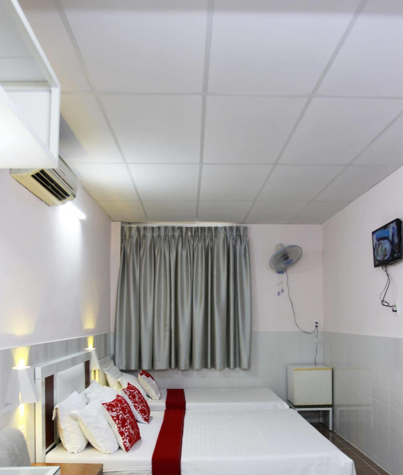 Quang Hotel