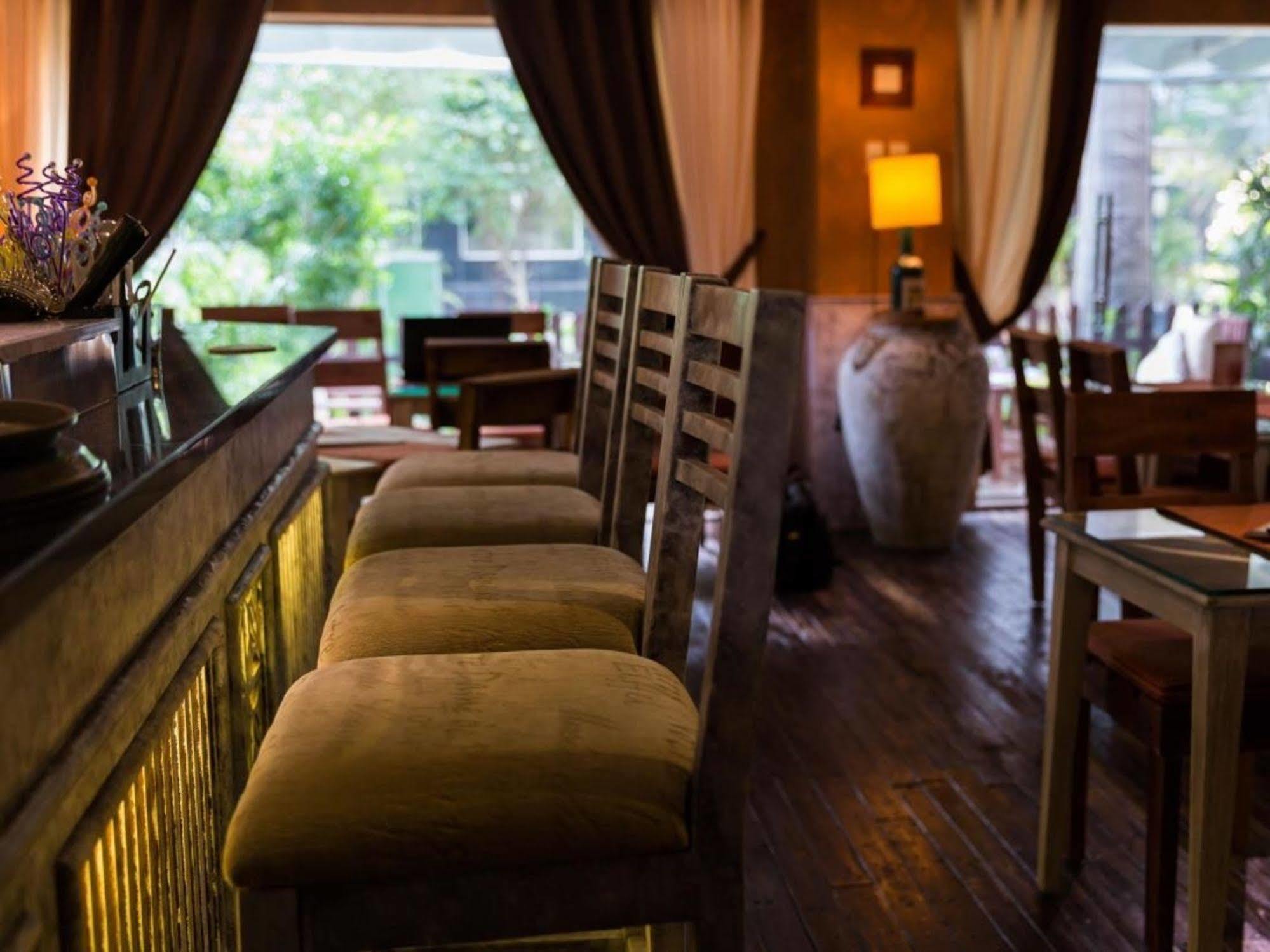 Hotel Crown Diamond - Phu My Hung District 7 Ho Chi Minh City