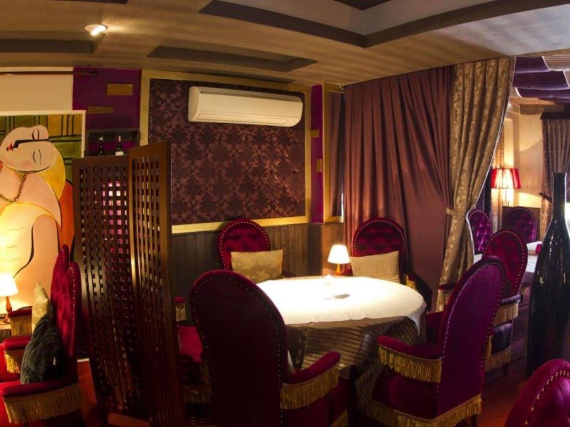 Crown Diamond - Phu My Hung District 7 Hotel