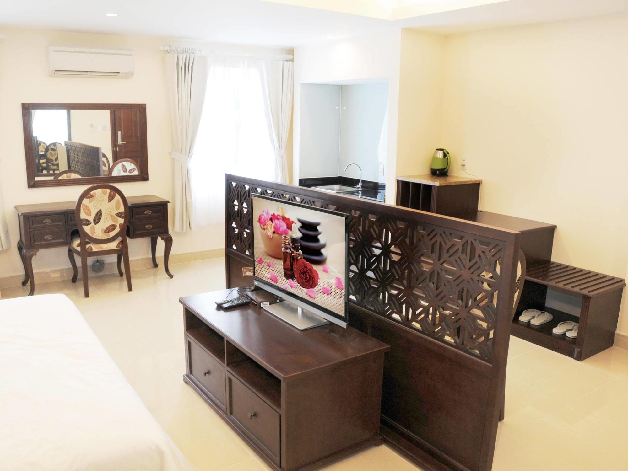 Crown Diamond - Phu My Hung District 7 Hotel *