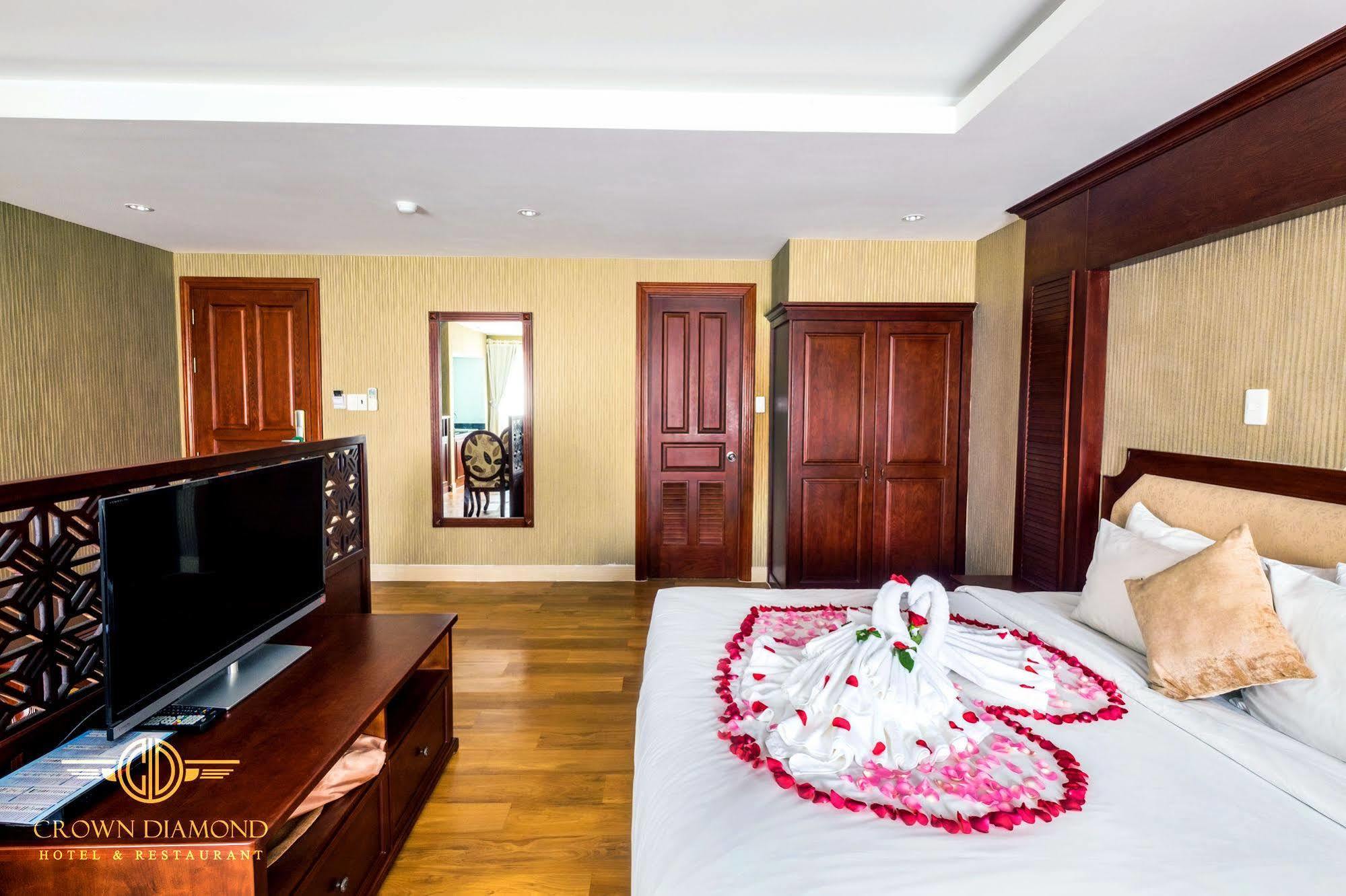Crown Diamond - Phu My Hung District 7 Hotel *