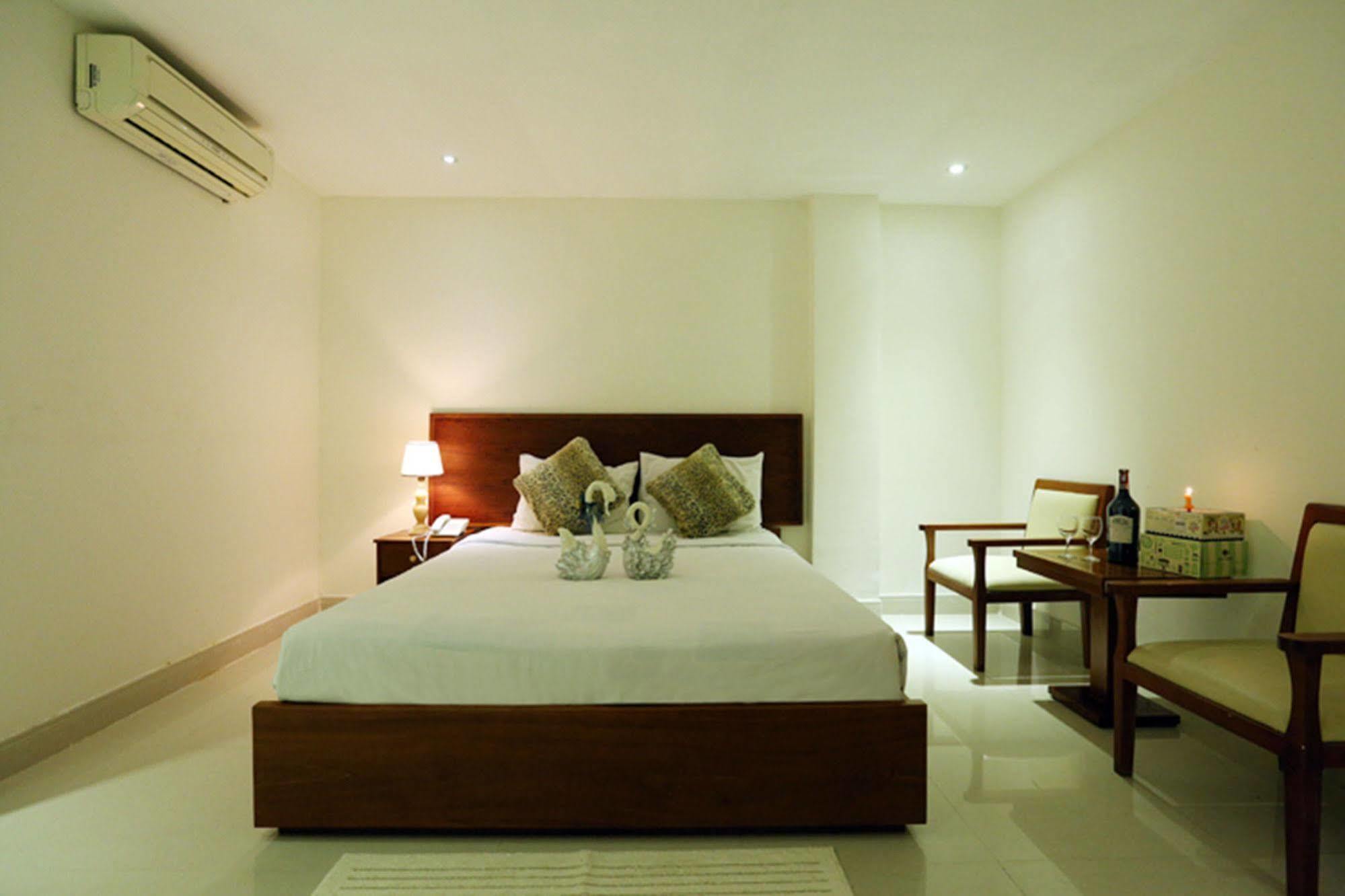 Aha Thanh Long Tan Hotel 2*