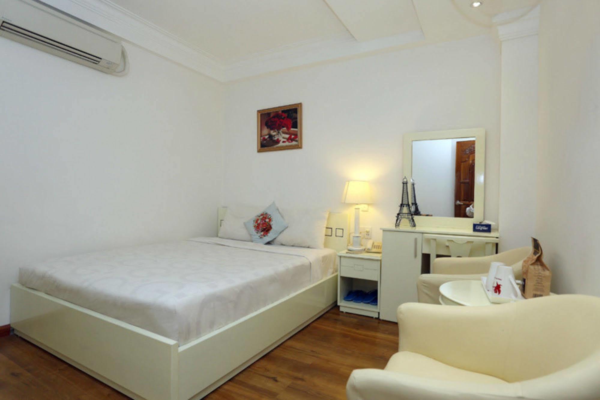 Thanh Long Hotel 2*