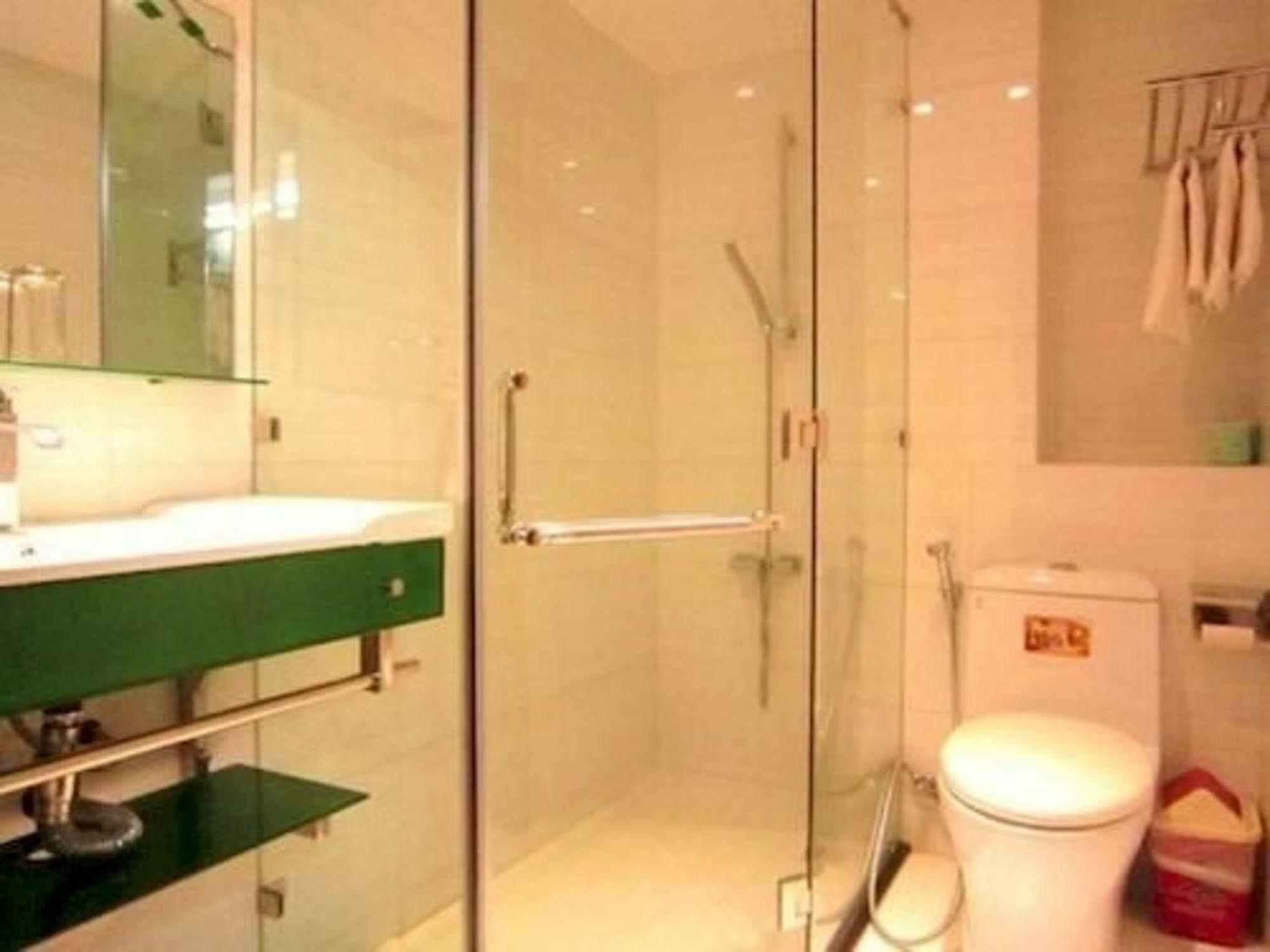 Hotel Thanh Long 2*