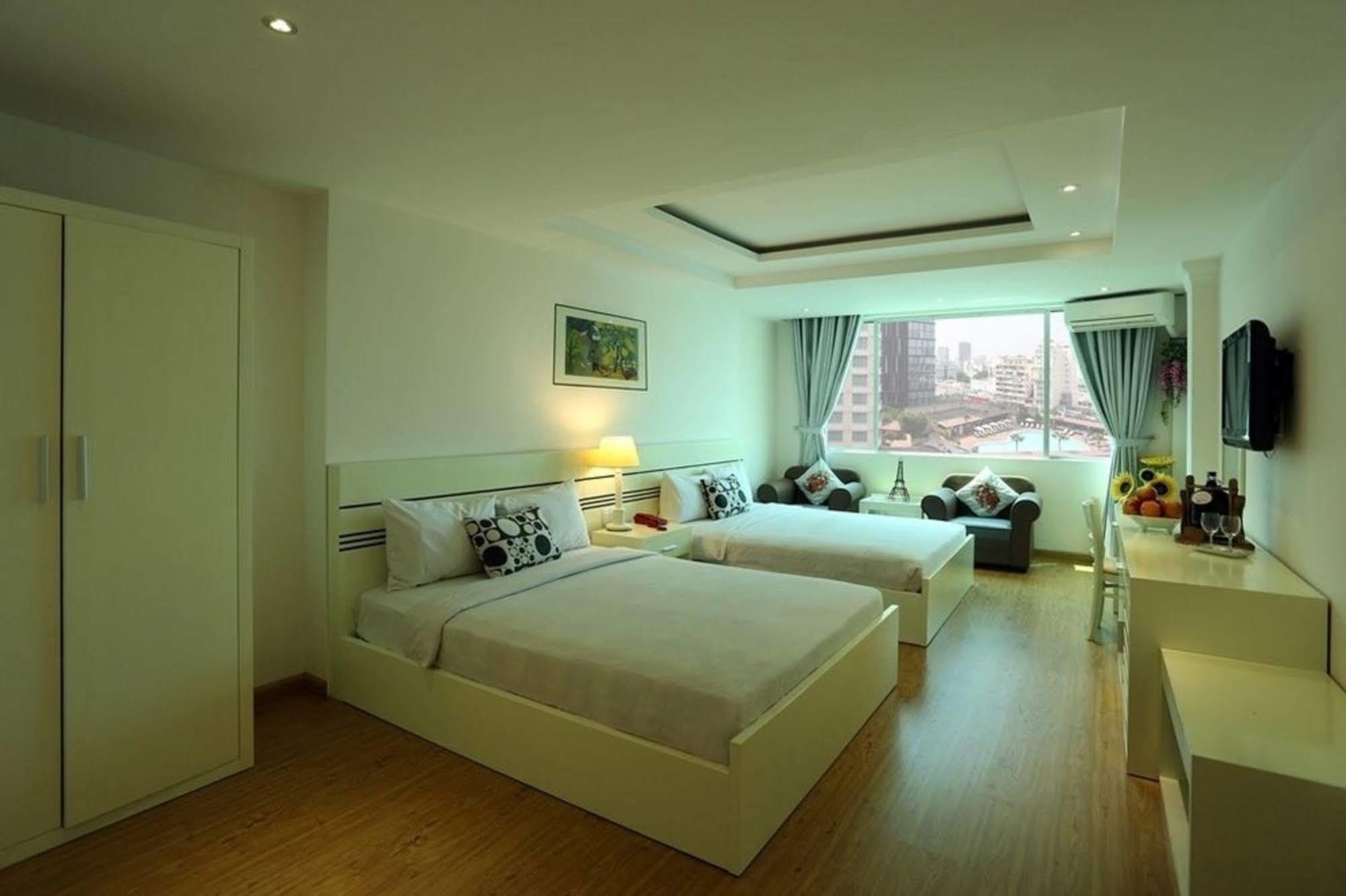 Thanh Long Hotel 2*