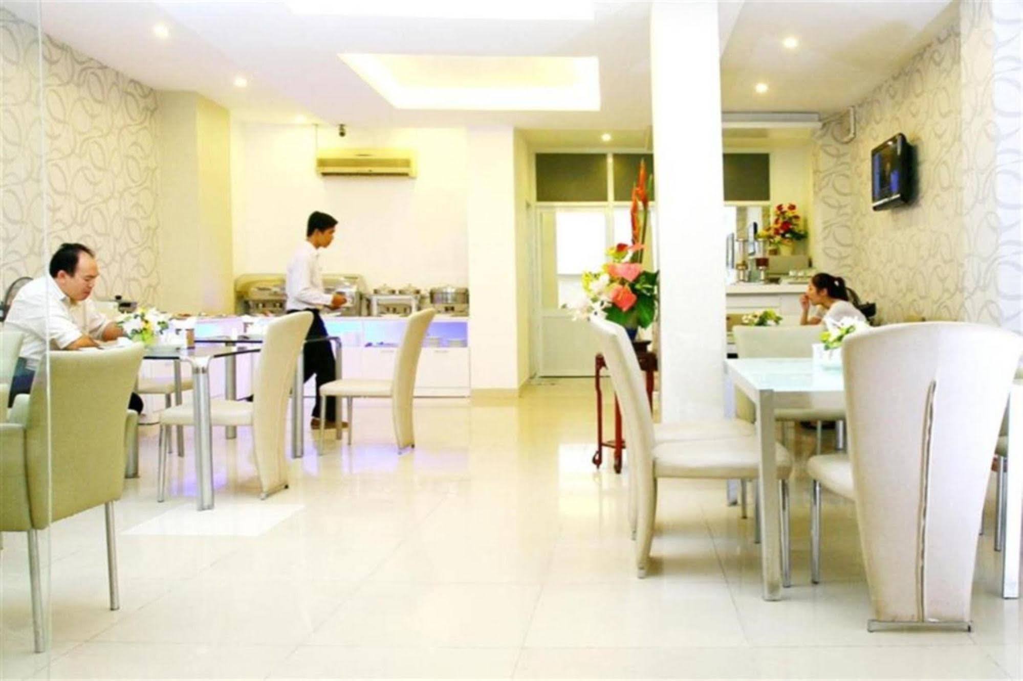 Nicecy Saigon Hotel 3*